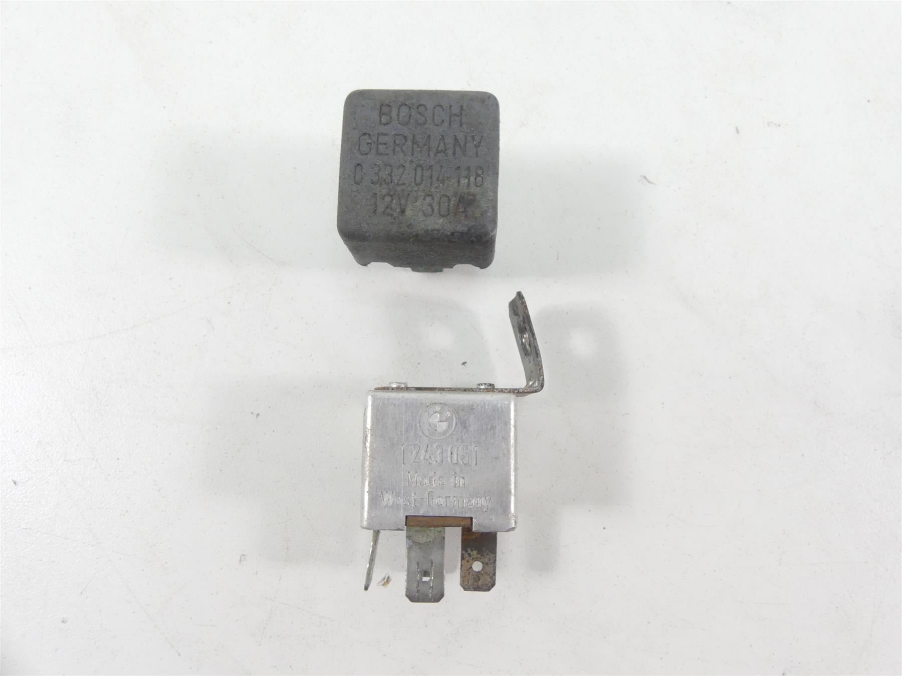 1978 BMW R100 S (2474) Voltage Regulator Rectifier Blinker Relay set 12321244409 {{ shop.shopifyCountryName }} - Mototech271