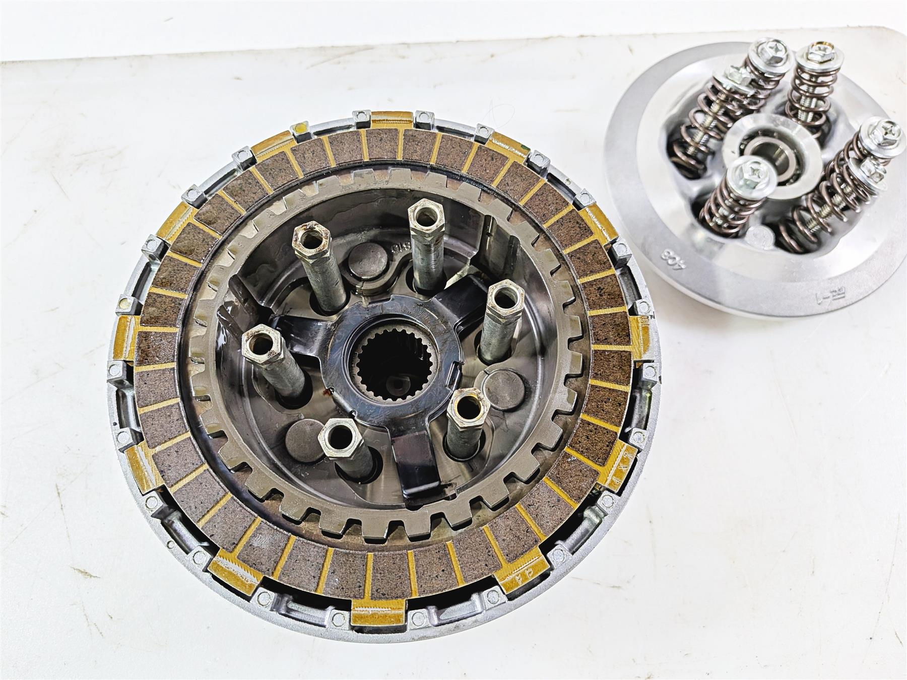 2008 Yamaha YZF R1 RN19 Clutch Basket & Friction Disc Set 4C8-16150-00-00 {{ shop.shopifyCountryName }} - Mototech271