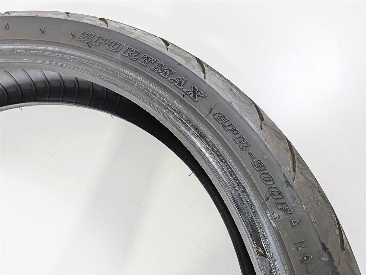 Used Front Front Dunlop Sportmax GPR-300 110/70R17 Tire HJDD7R4N9F {{ shop.shopifyCountryName }} - Mototech271
