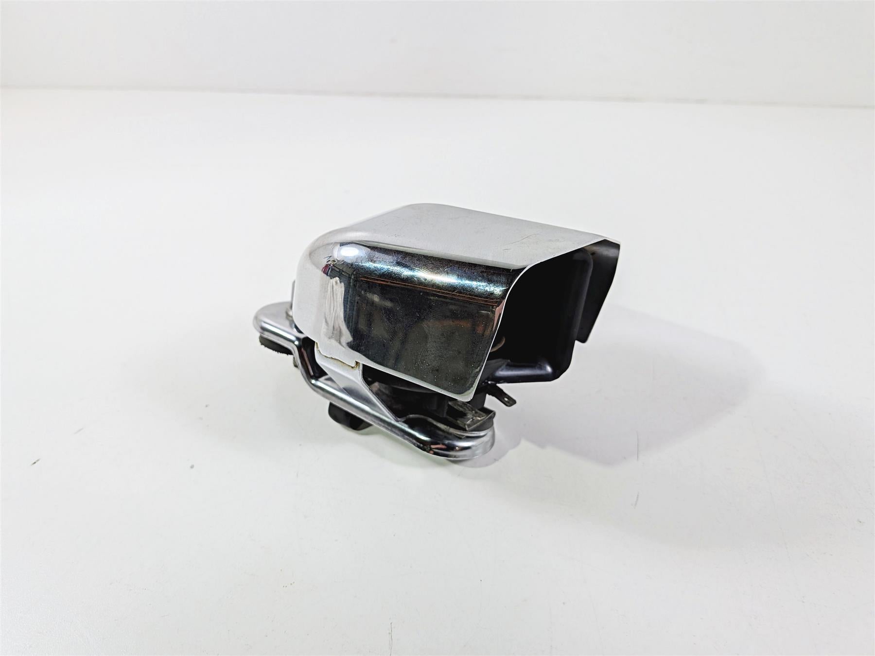 2011 Harley FXDF Dyna Fat Bob Horn & Chrome Cover 61300478A {{ shop.shopifyCountryName }} - Mototech271