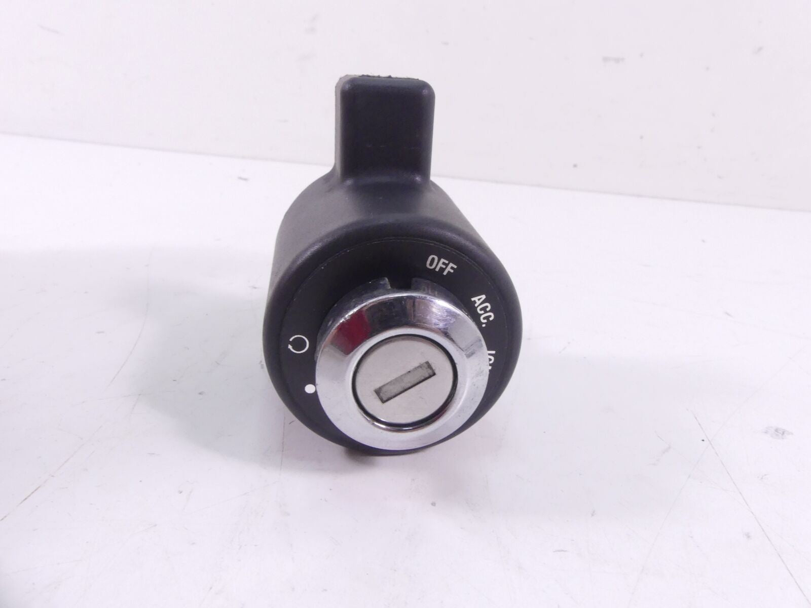 2009 Harley Sportster XR1200 Ignition Switch Steering Lock Key 48154-05 {{ shop.shopifyCountryName }} - Mototech271
