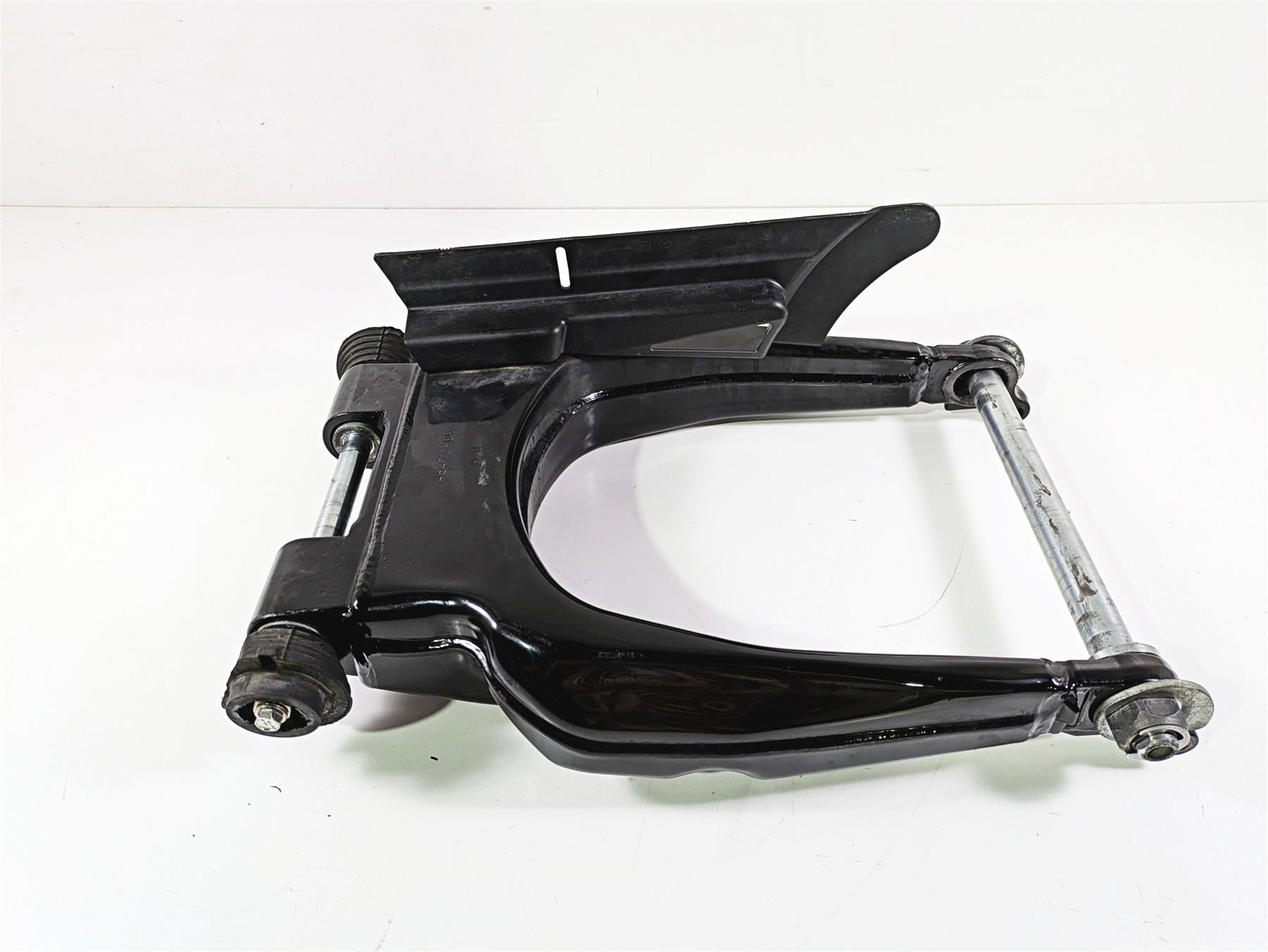 2017 Harley Touring FLHTKSE CVO E-Glide Rear Swingarm & Axle Set 47549-09A {{ shop.shopifyCountryName }} - Mototech271