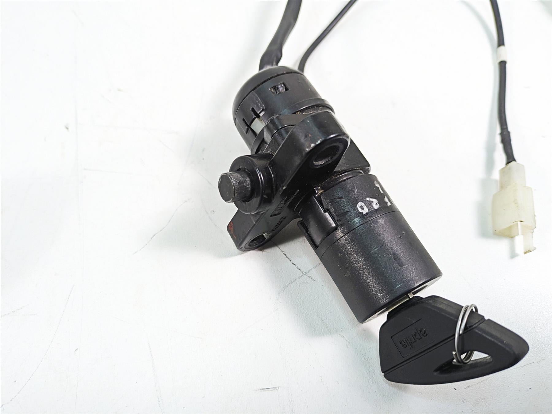 2021 Aprilia RS660 Cdi Speedometer Ignition Switch Key Set CM301806 2D000554 {{ shop.shopifyCountryName }} - Mototech271