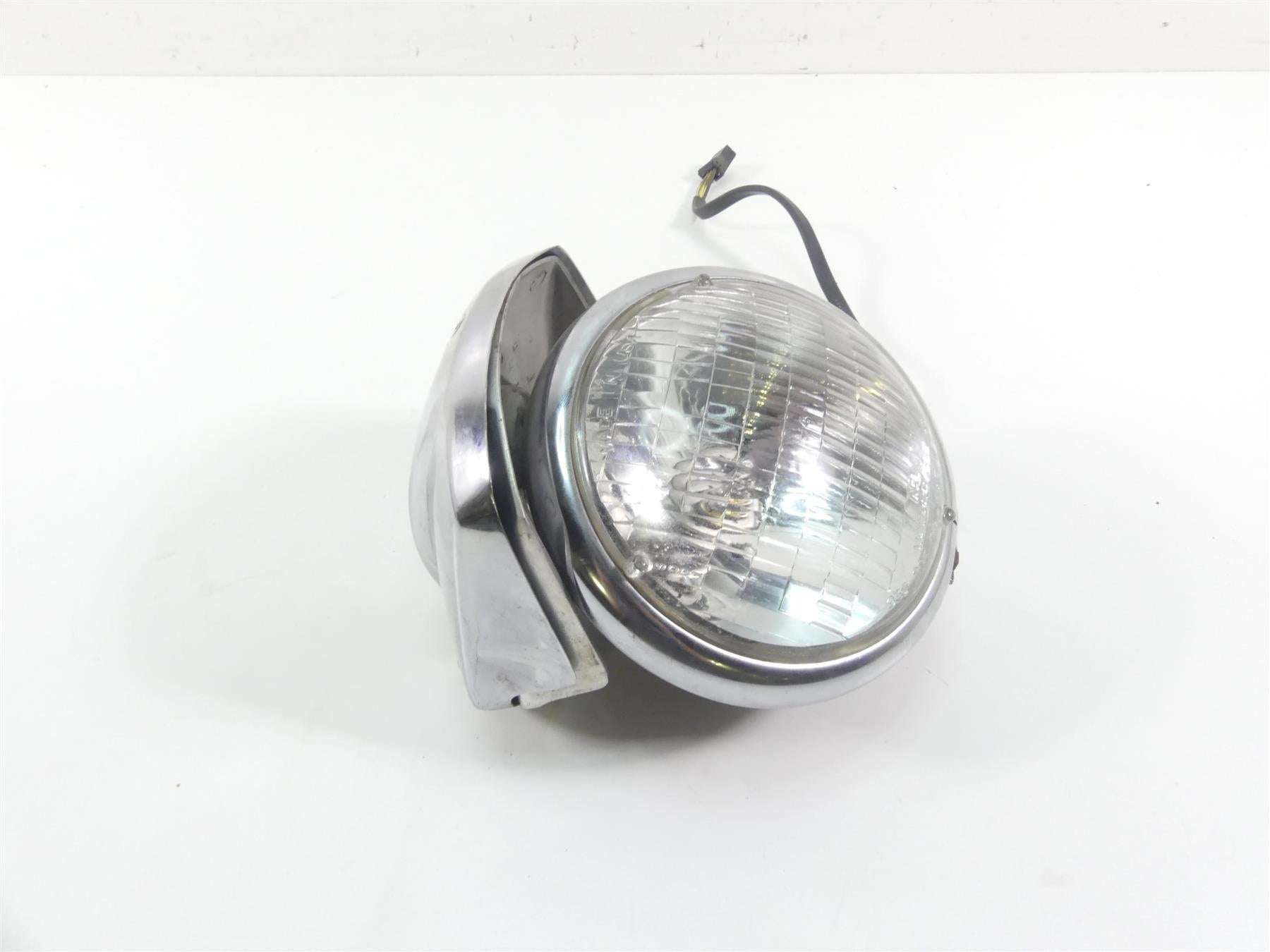 1999 Harley Dyna FXDL Low Rider Headlight Head Light & Visor 67733-91A {{ shop.shopifyCountryName }} - Mototech271