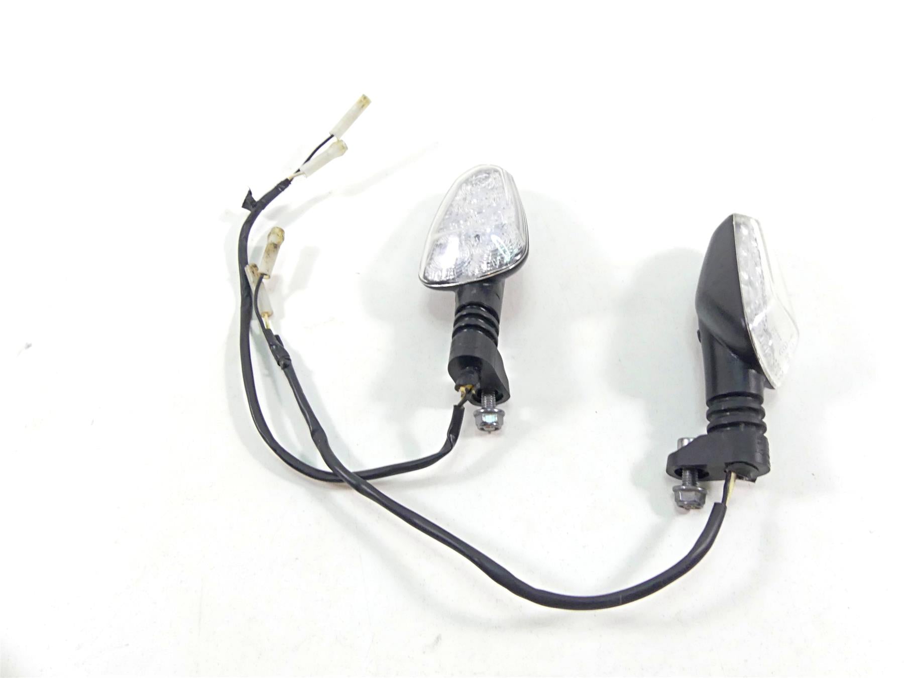 2022 Triumph Speed Triple 1200 RS Front Blinker Turn Signal Set T2704035 {{ shop.shopifyCountryName }} - Mototech271