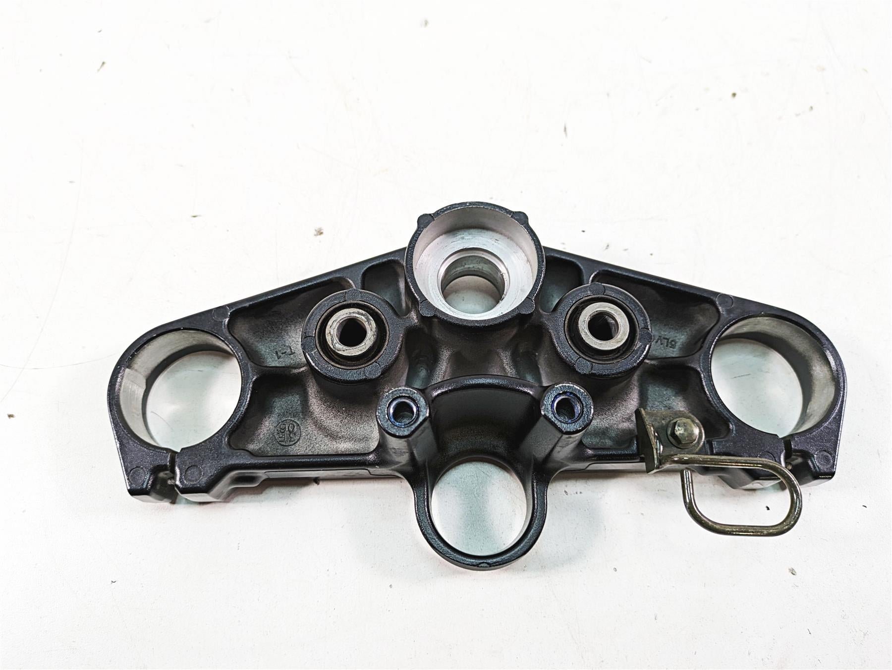 2002 Yamaha FZ1 FZS1000 Fazer Upper Triple Tree Steering Clamp 5LV-W2341-00-00 {{ shop.shopifyCountryName }} - Mototech271