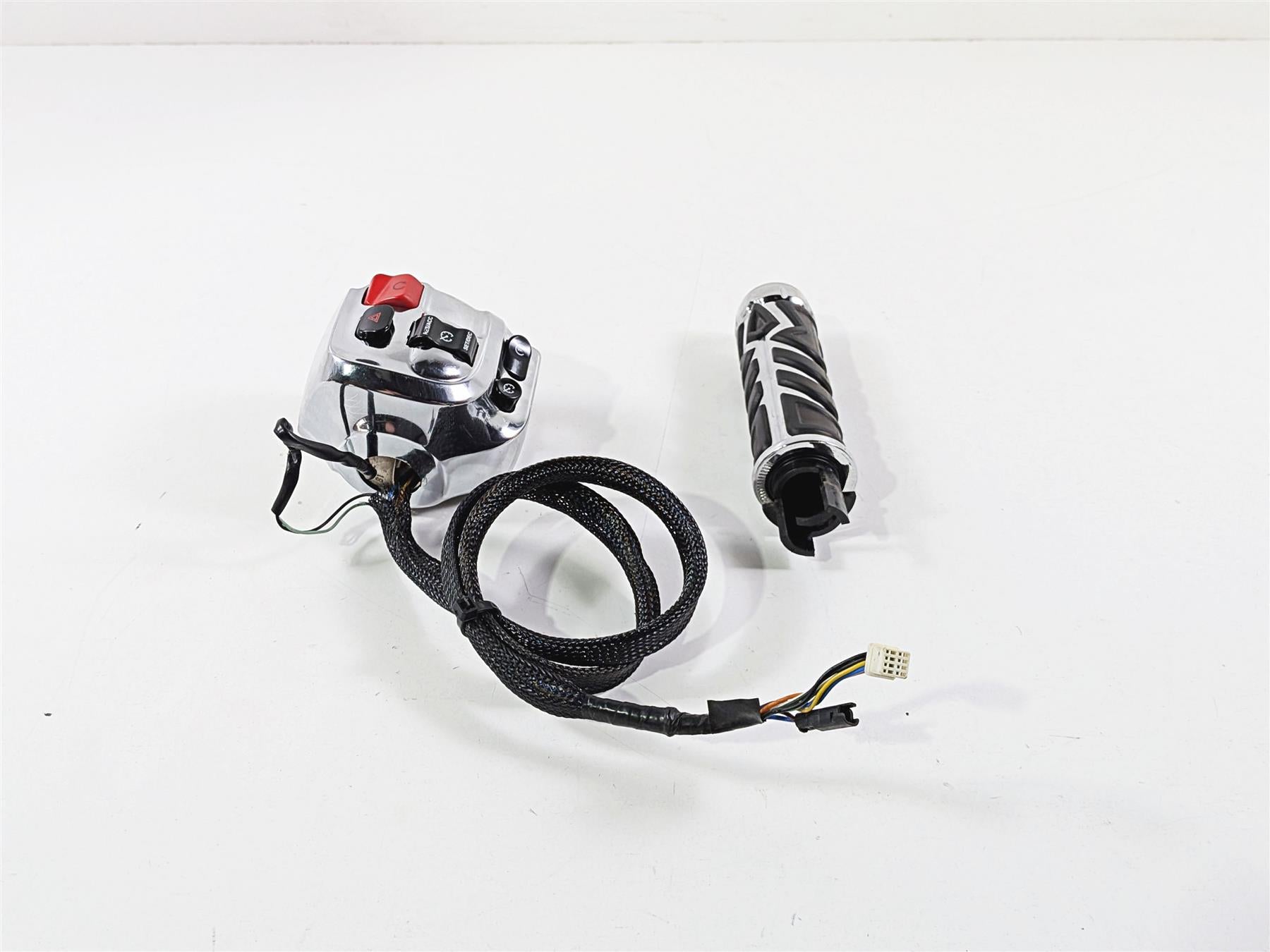 2015 Indian Chieftain Right Hand Chrome Start Stop Control Switch - Read 2413027-Mototech271