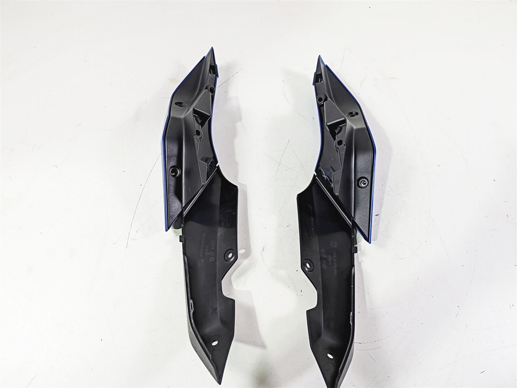 2016 BMW R1200RS K54 Blue Tail Side Cover Fairing Set 46638543525 46638543526 {{ shop.shopifyCountryName }} - Mototech271