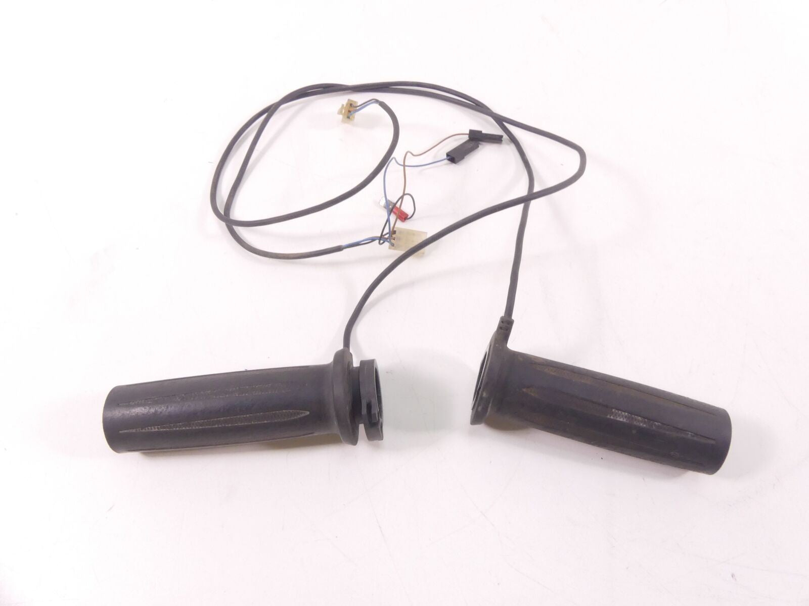 2009 Victory Vision Tour Left Right Heated Handlebar Grip Set 5413494 5413493 {{ shop.shopifyCountryName }} - Mototech271