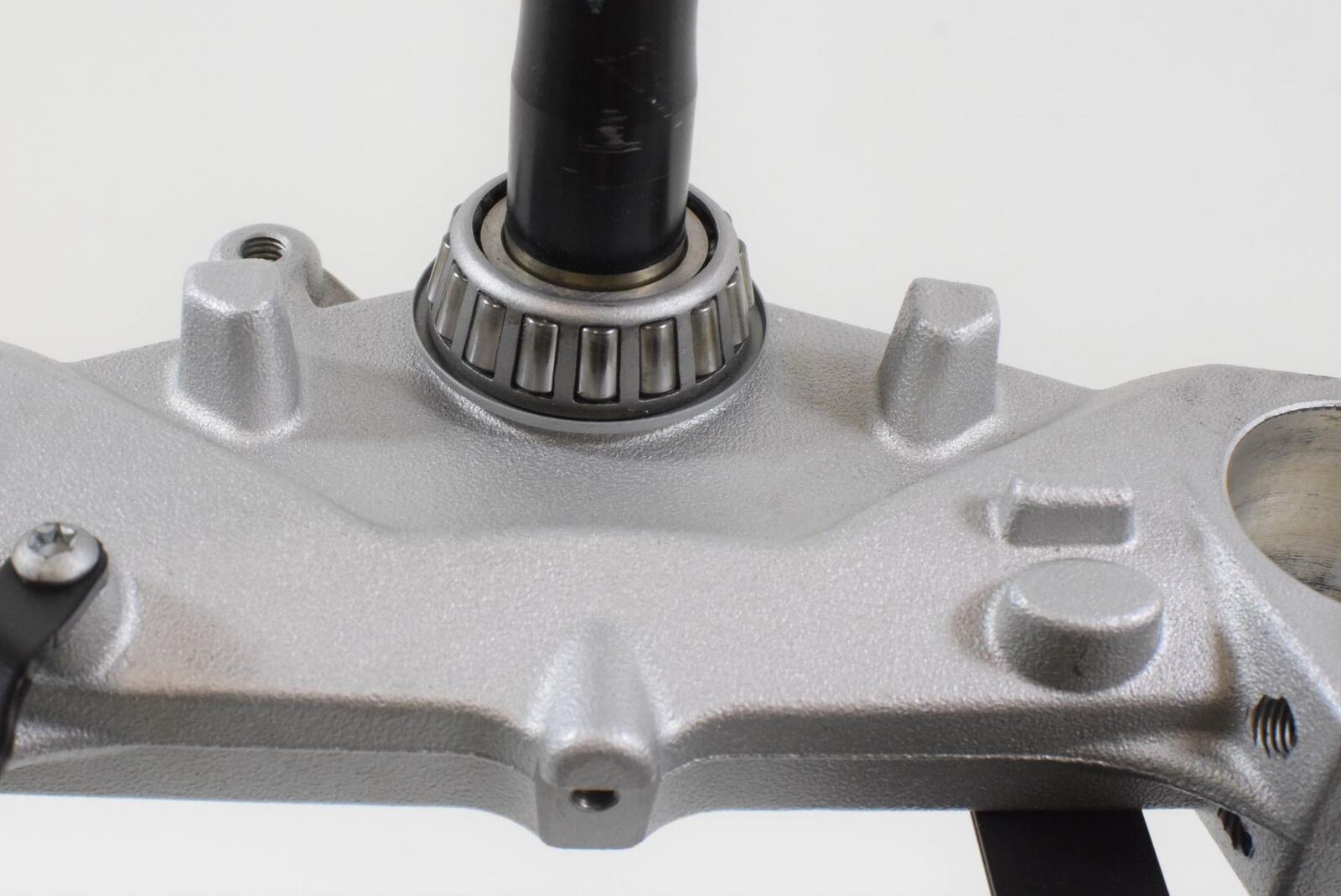 2009 BMW F800 ST K71 Lower Triple Tree Fork Clamp Yoke Stem 31427724818 {{ shop.shopifyCountryName }} - Mototech271