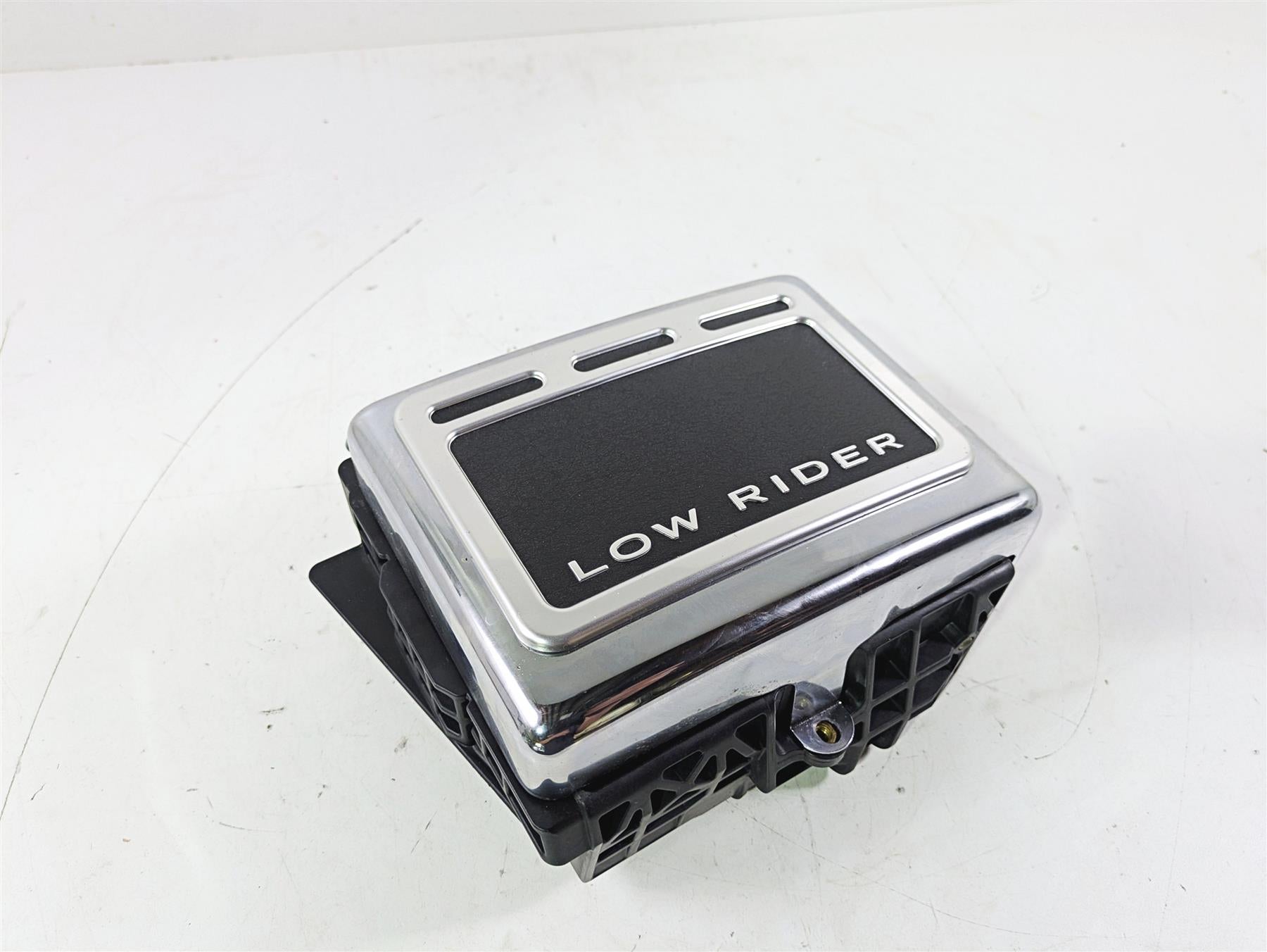 2015 Harley FXDL Dyna Low Rider Battery Tray & Cover 70379-06B {{ shop.shopifyCountryName }} - Mototech271