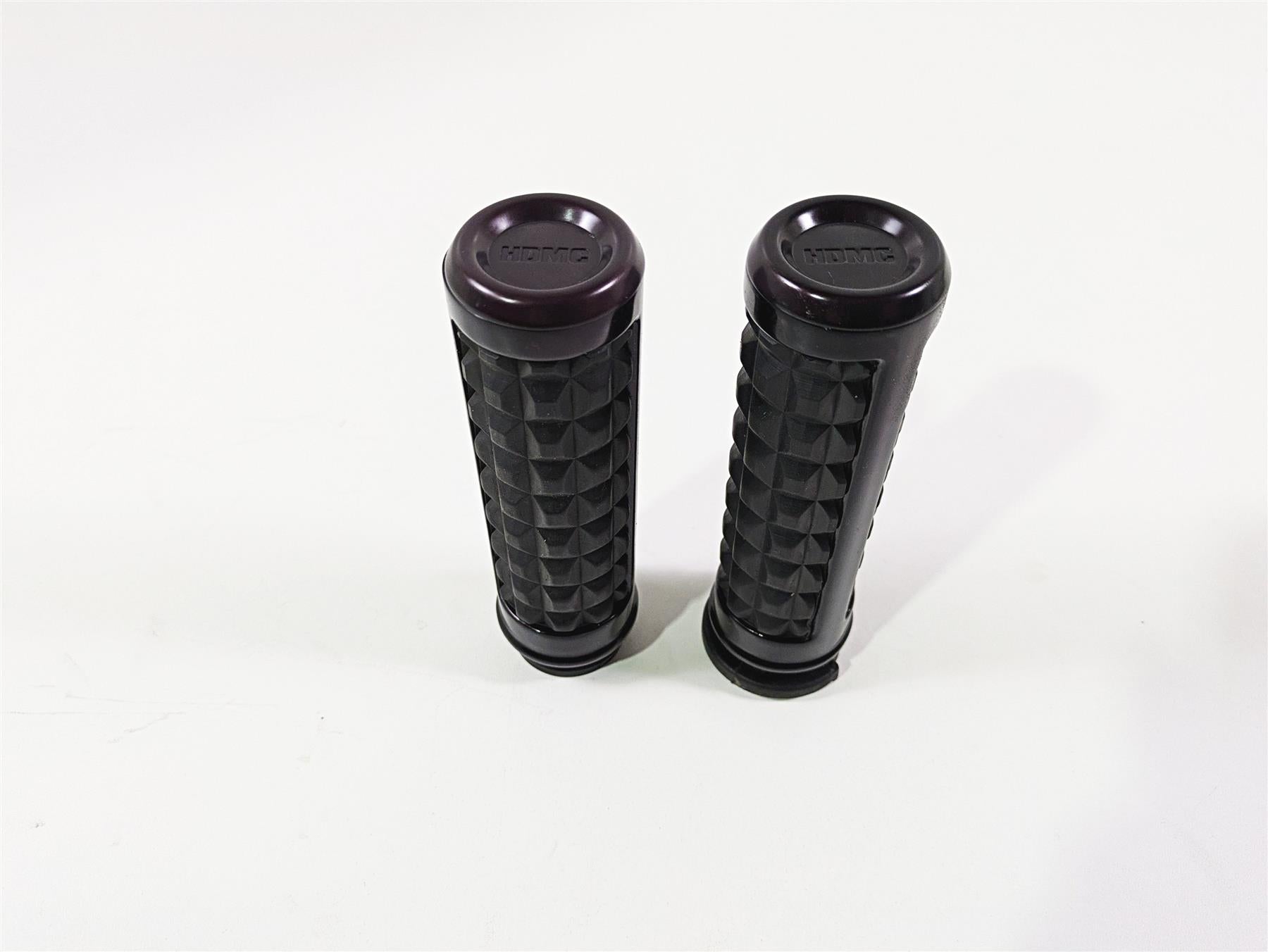 2019 Harley Softail FXDR 114 Dominion Hand Grip Set 56100231 {{ shop.shopifyCountryName }} - Mototech271