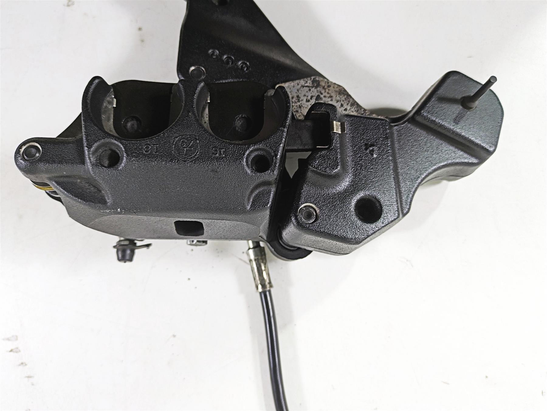 2017 Harley Dyna FXDB Street Bob Rear Brake Caliper & Bracket 40908-08 {{ shop.shopifyCountryName }} - Mototech271