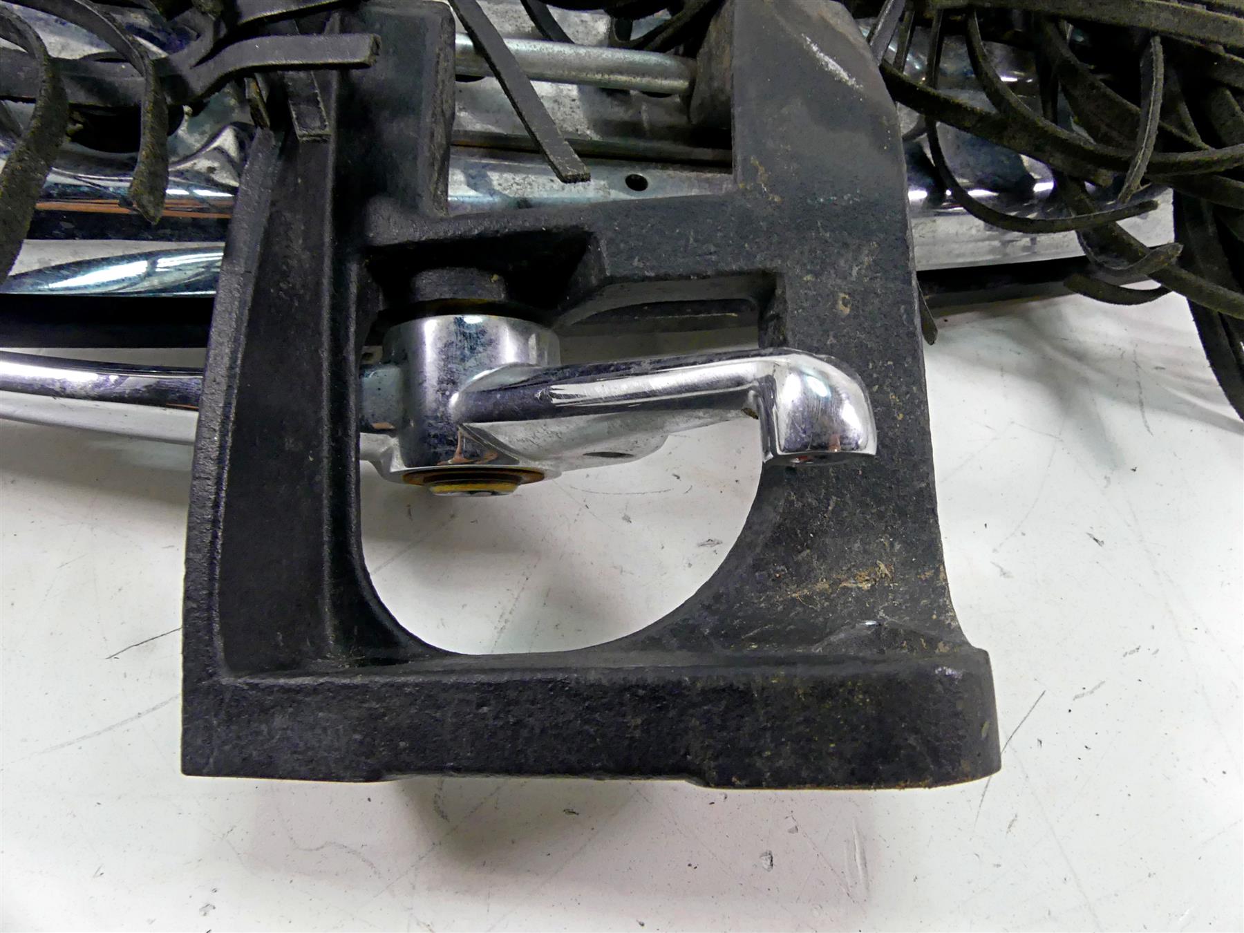 2019 Indian Chieftain Classic Left Floor Board + Shift Lever 1019309 5138405 {{ shop.shopifyCountryName }} - Mototech271