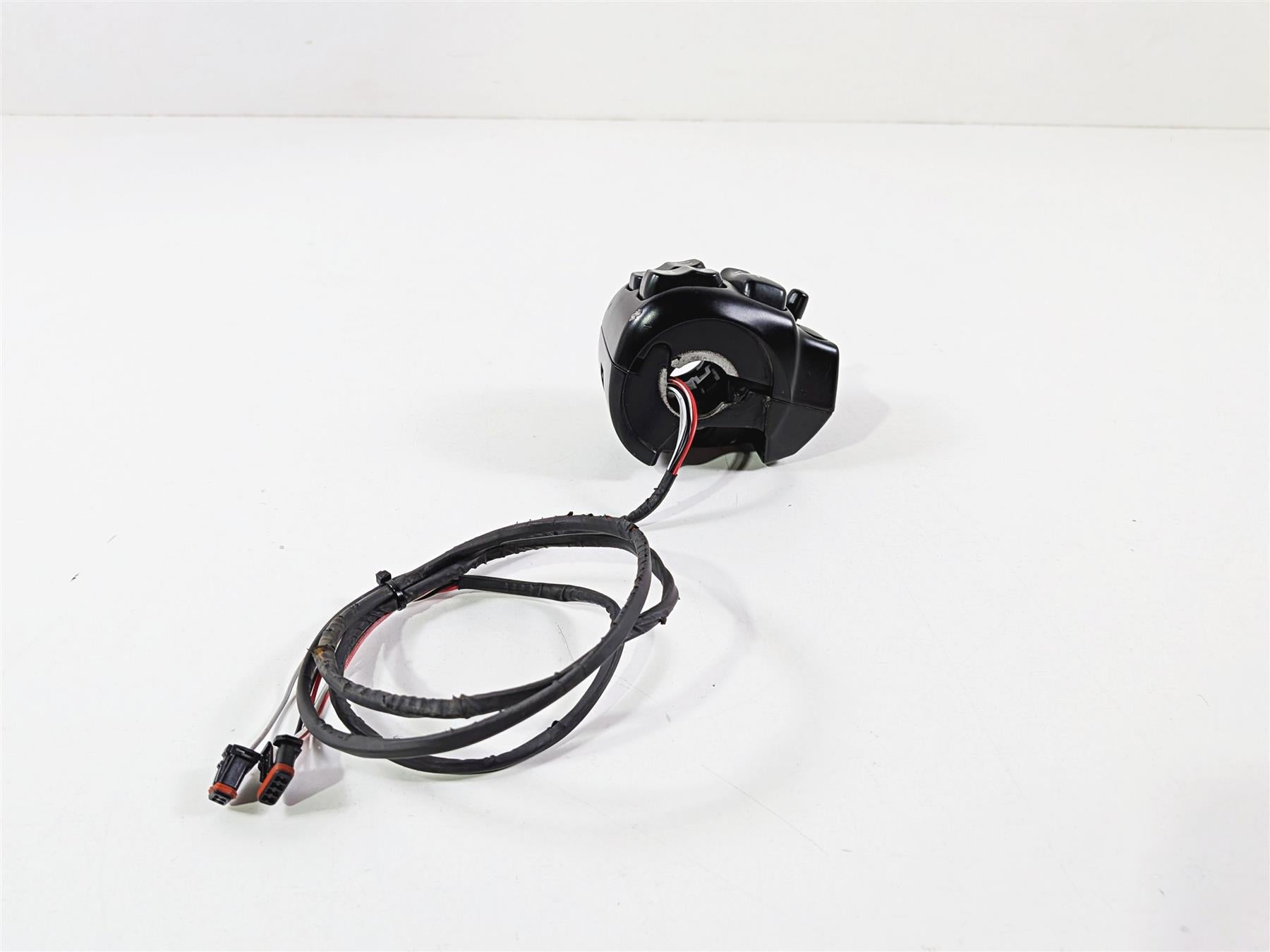 2017 Harley Touring FLHXS Street Glide Right Hand Control Switch 71500129C {{ shop.shopifyCountryName }} - Mototech271