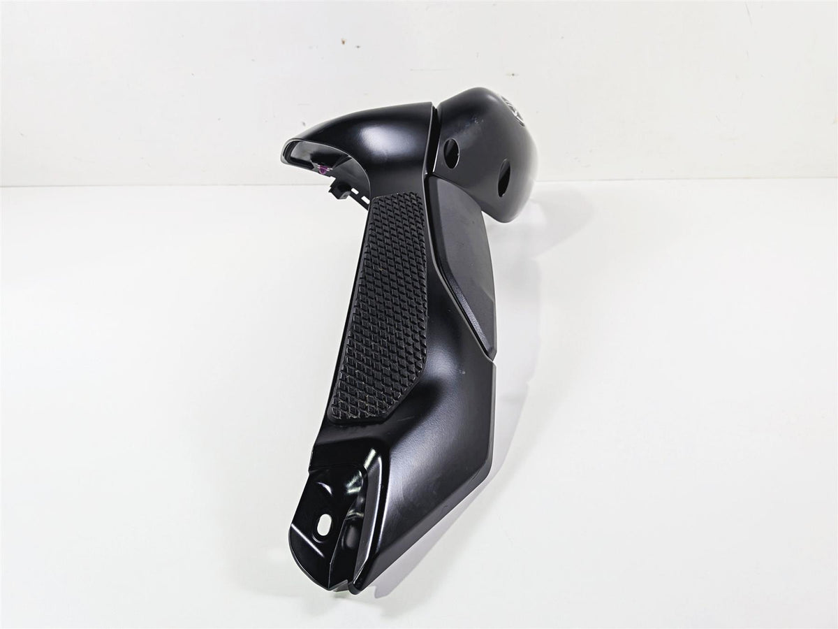 2023 Yamaha MT10 MTN1000 Right Side Upper Tank Cover Fairing B5Y-2137W-00 {{ shop.shopifyCountryName }} - Mototech271