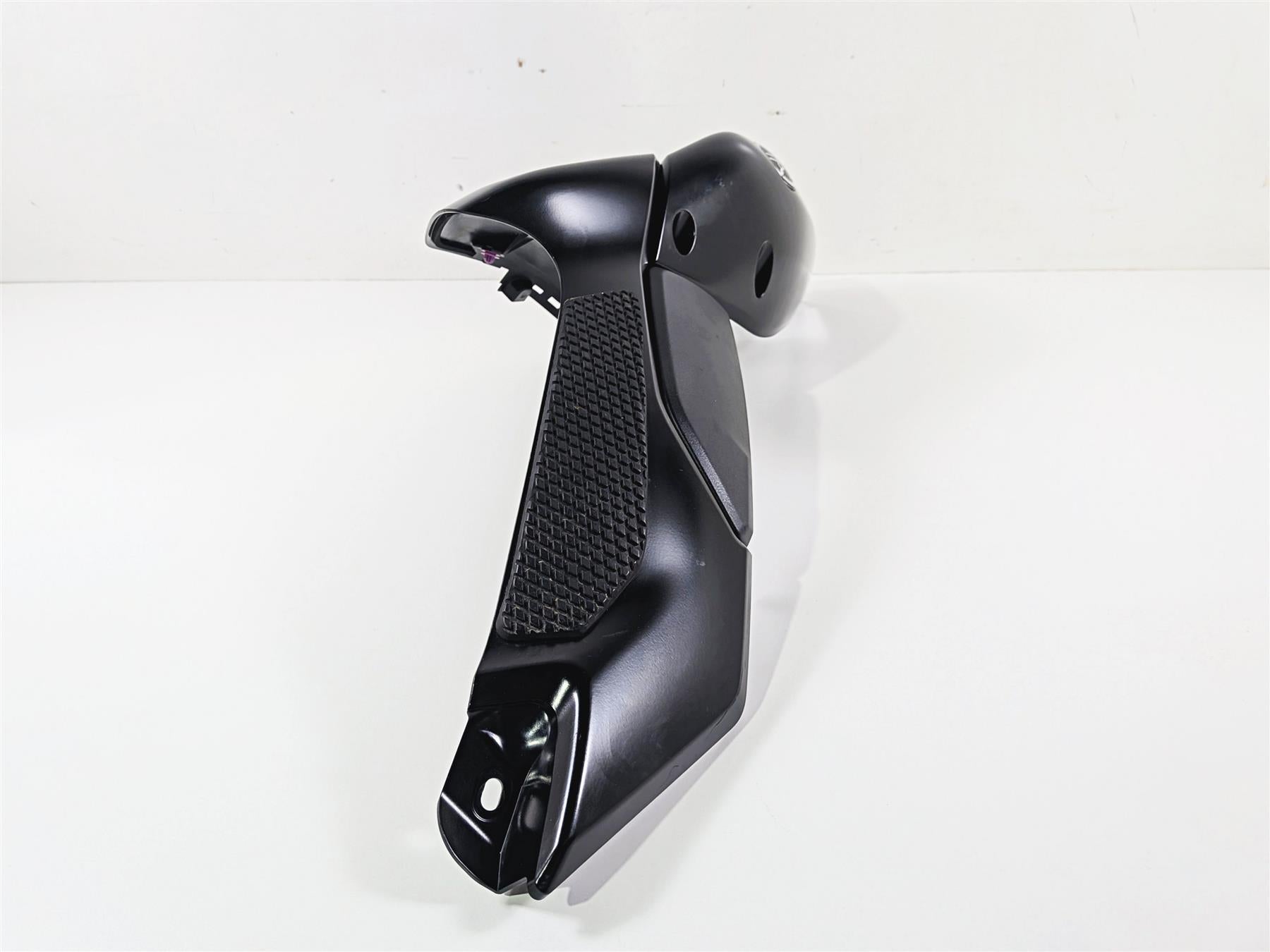 2023 Yamaha MT10 MTN1000 Right Side Upper Tank Cover Fairing B5Y-2137W-00 {{ shop.shopifyCountryName }} - Mototech271