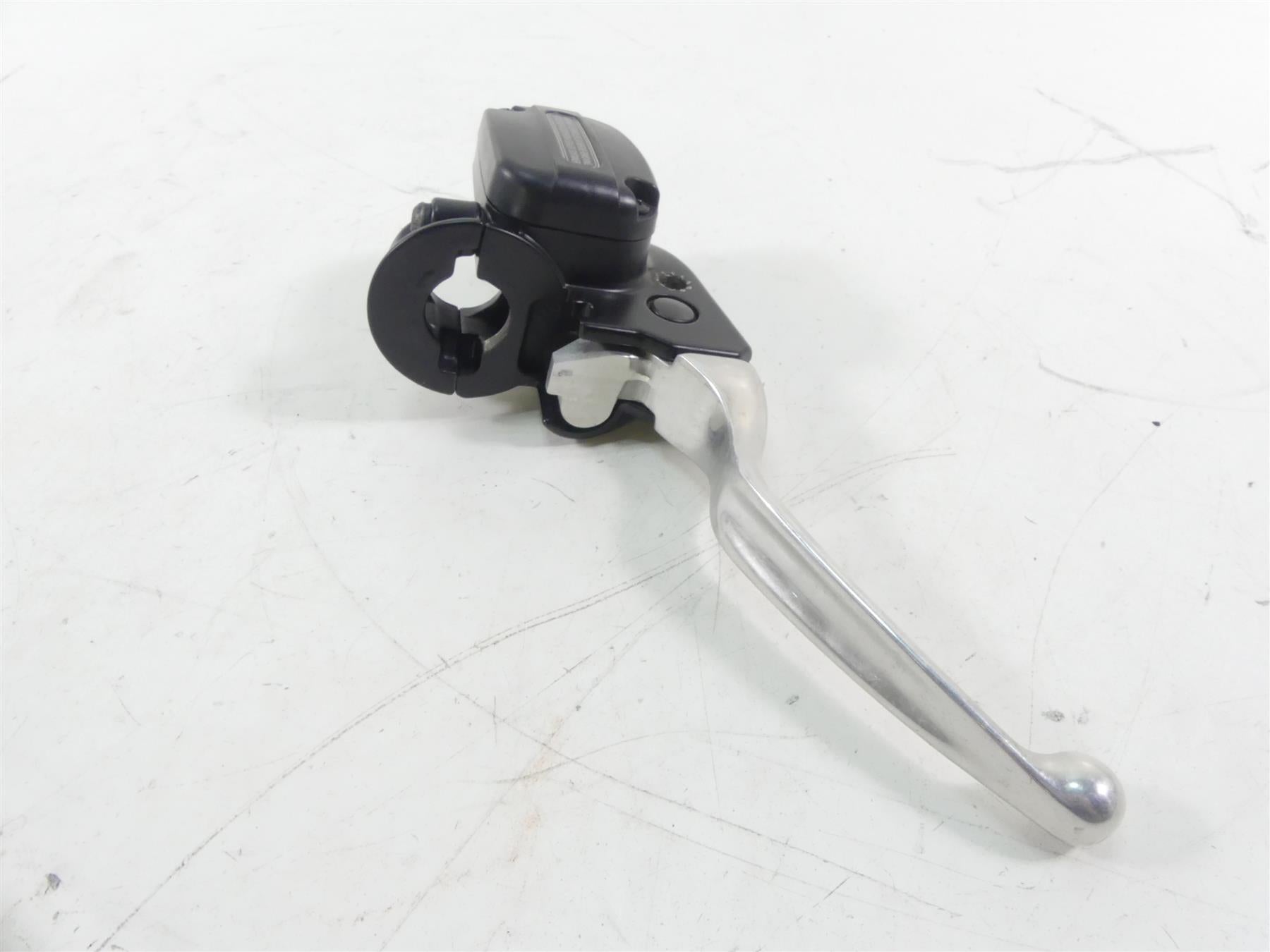 2013 Harley VRSCF Muscle V-Rod Front Brake Master Cylinder 11/16 44551-08F {{ shop.shopifyCountryName }} - Mototech271