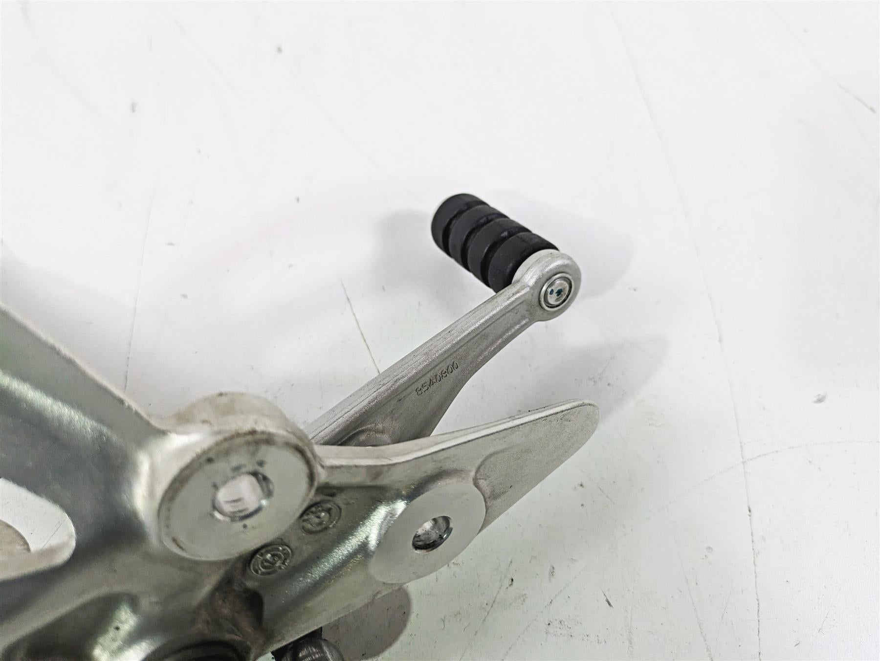 2016 BMW R1200RS K54 Left Rider Footpeg Set & Shifter 46718540796 {{ shop.shopifyCountryName }} - Mototech271