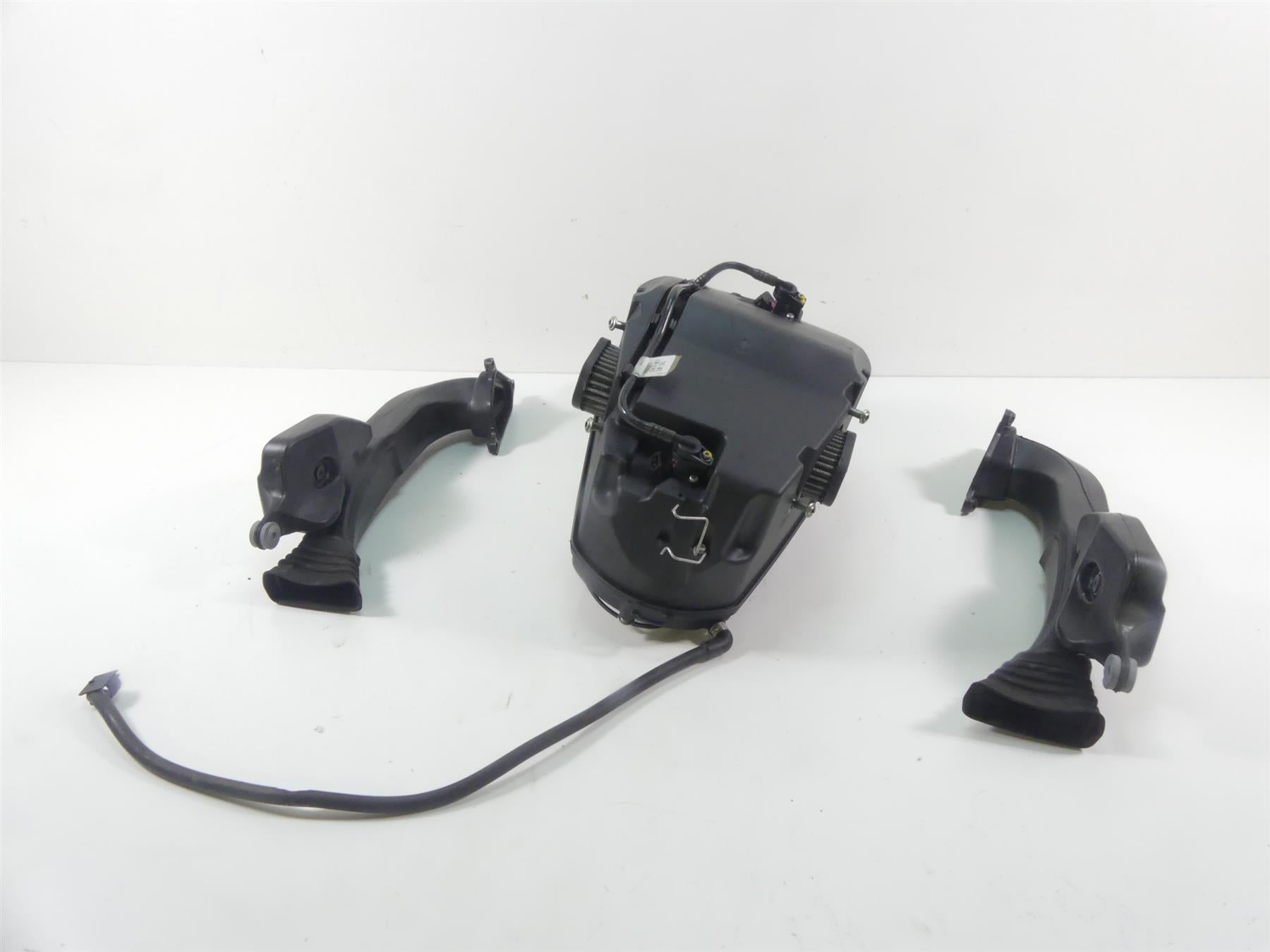 2008 Ducati 1098 S Air Box Cleaner Breather Injectors & Inlet Tubes 44211393B {{ shop.shopifyCountryName }} - Mototech271