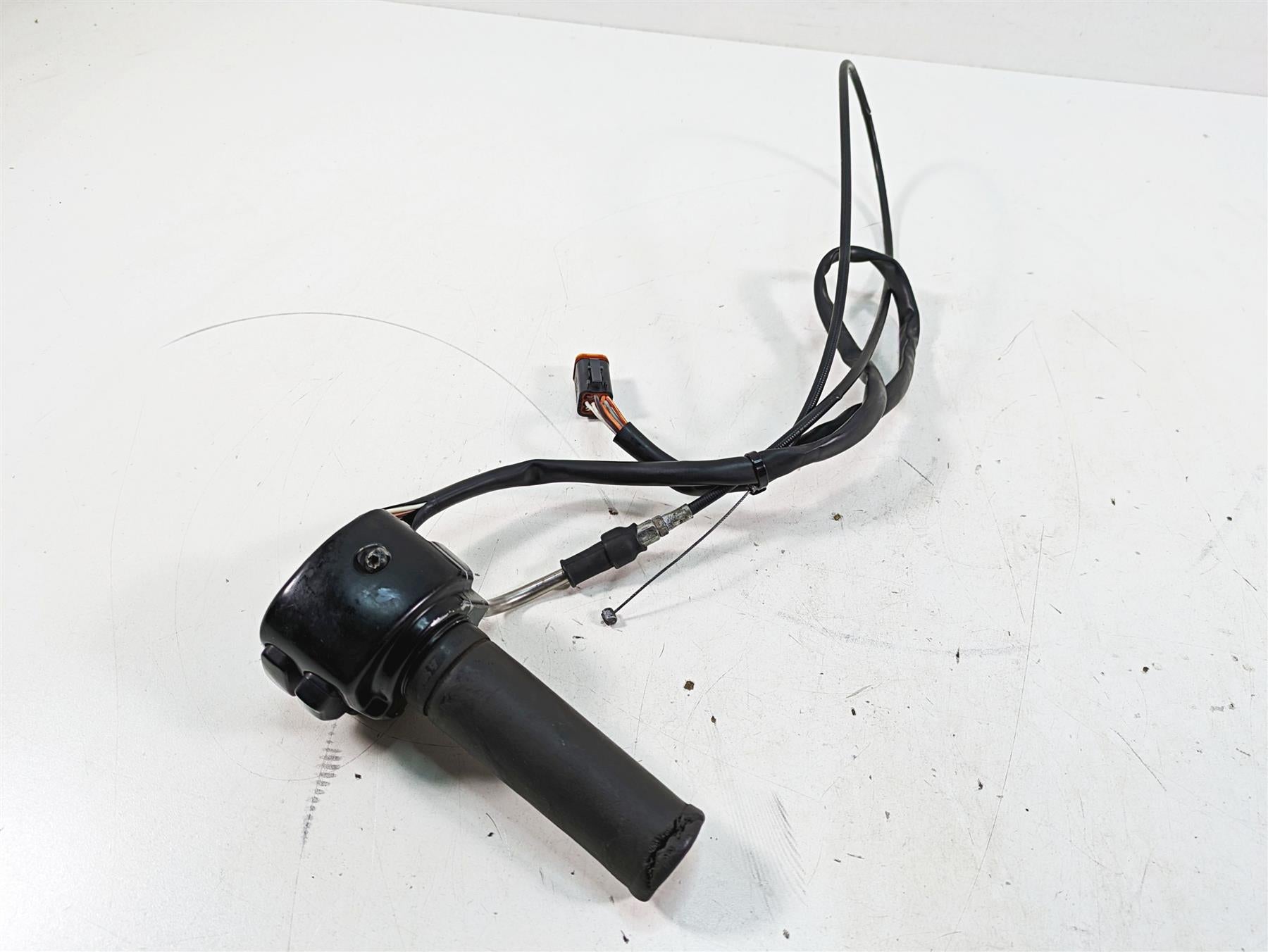 2006 Harley FLSTI Softail Heritage Right Hand Throttle Control Switch 71684-06A | Mototech271