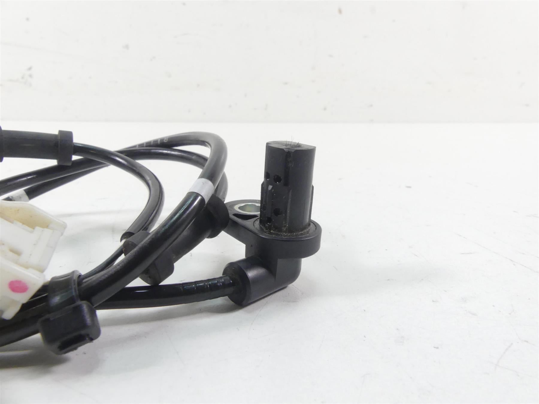 2022 Yamaha MT09 FZ09 Front Wheel Abs Speed Sensor B7N-85970-00-00 {{ shop.shopifyCountryName }} - Mototech271
