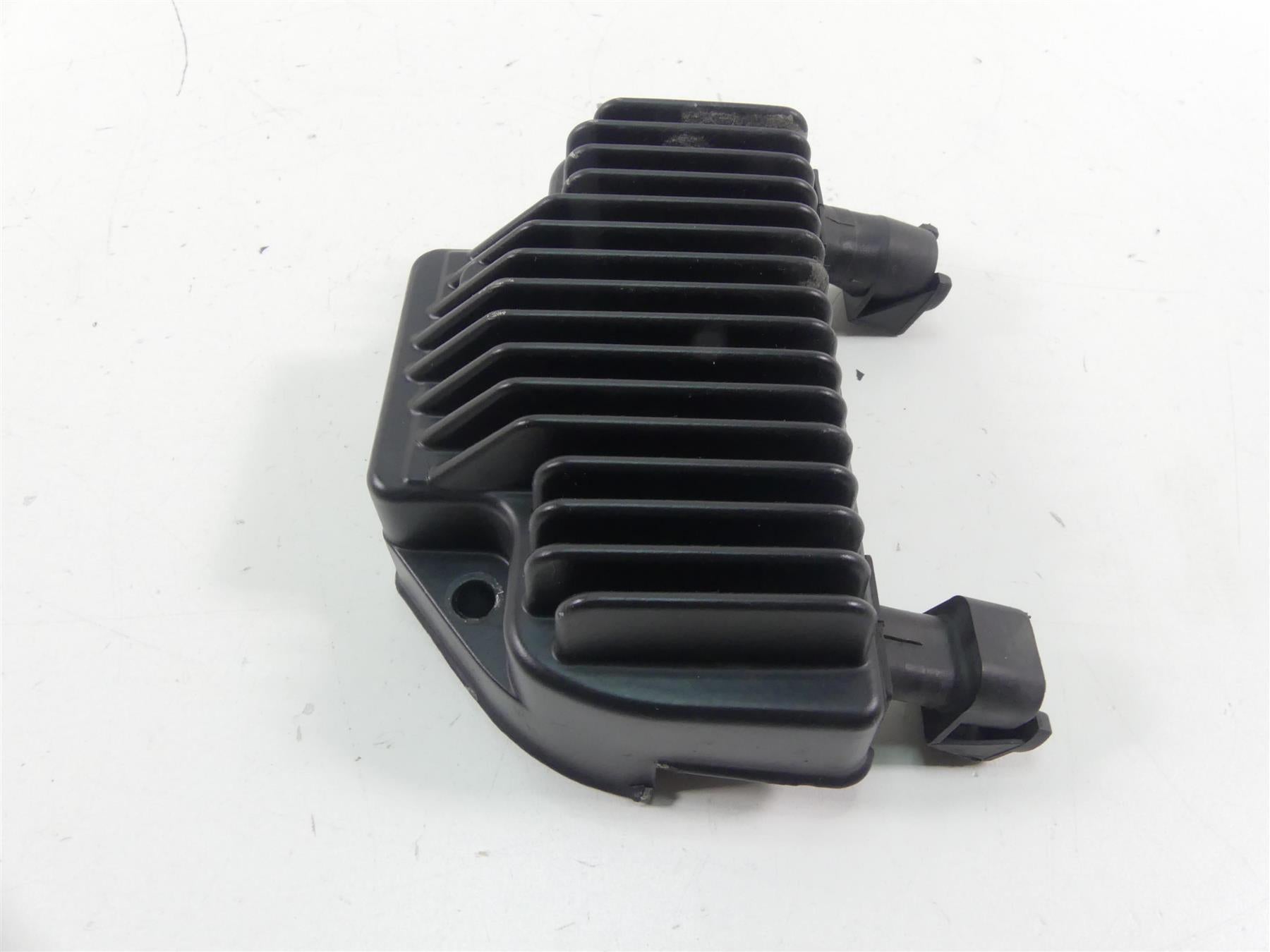 2015 Harley FLD Dyna Switchback Rectifier Voltage Regulator - Read 74631-08A {{ shop.shopifyCountryName }} - Mototech271