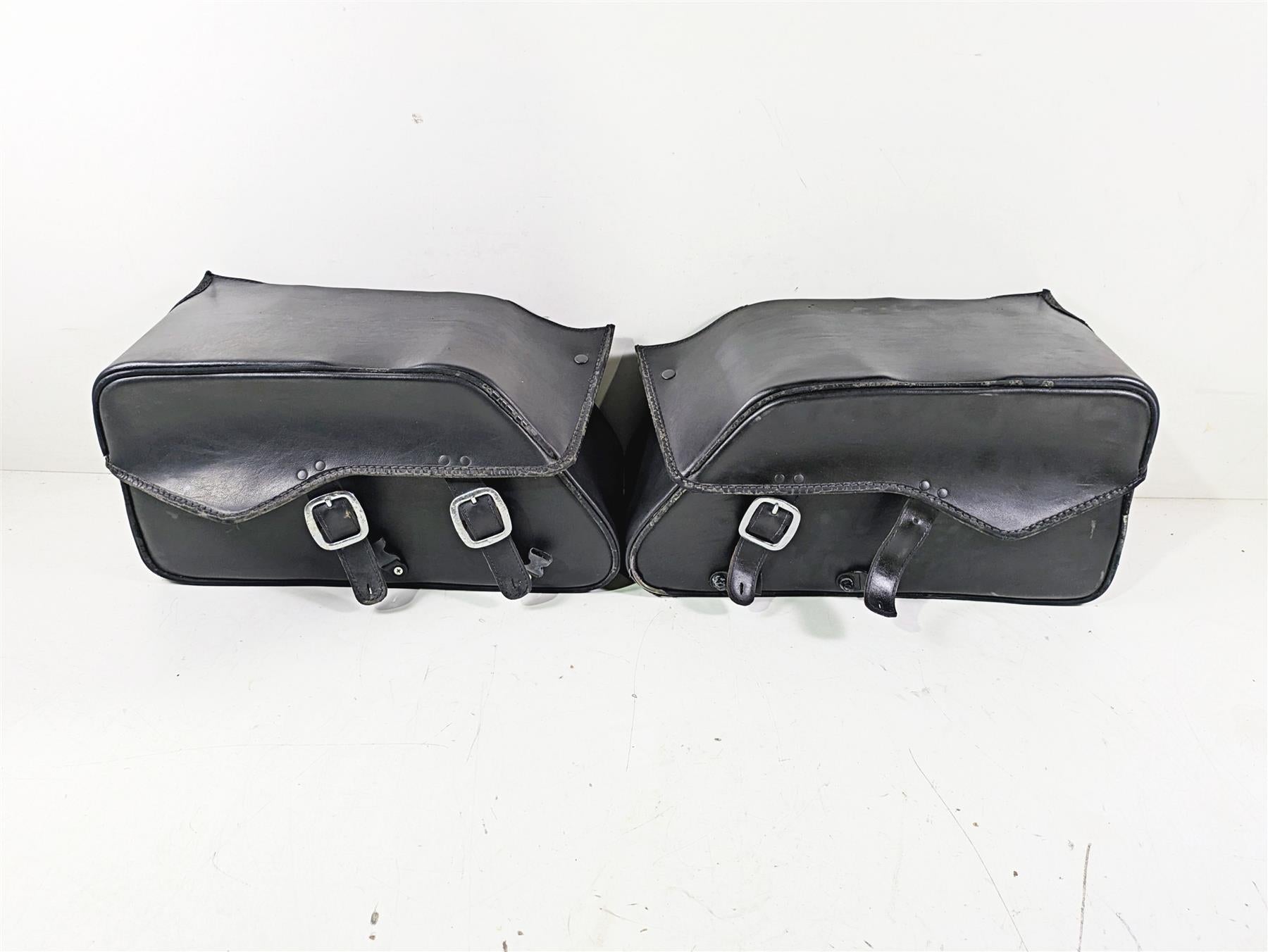 2002 Honda V-Twin VTX1800 C Left Right Saddlebag & Mounts Set