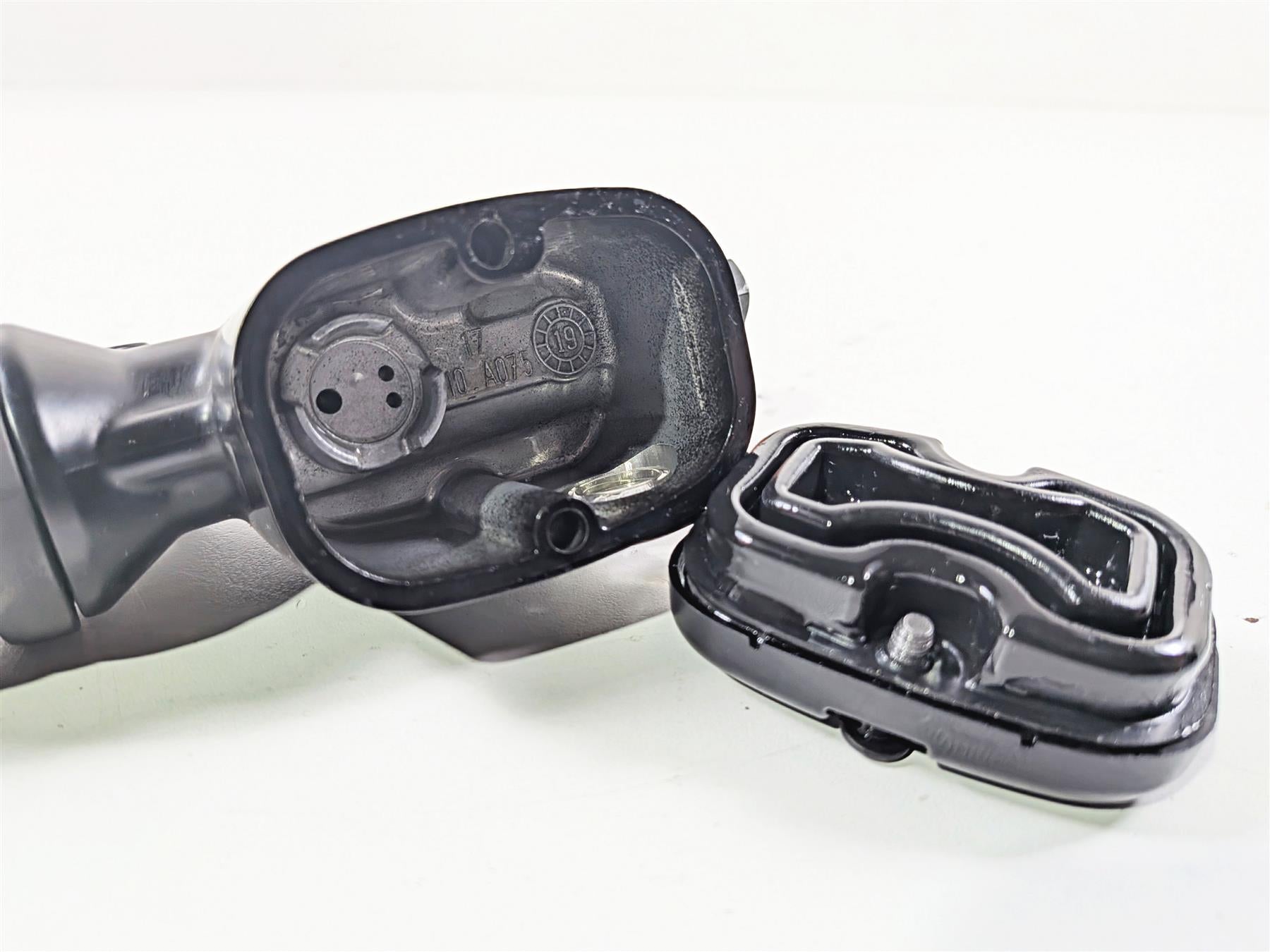 2020 Harley Touring FLTRK Road Glide Rear Brake Master Cylinder 41700028A {{ shop.shopifyCountryName }} - Mototech271