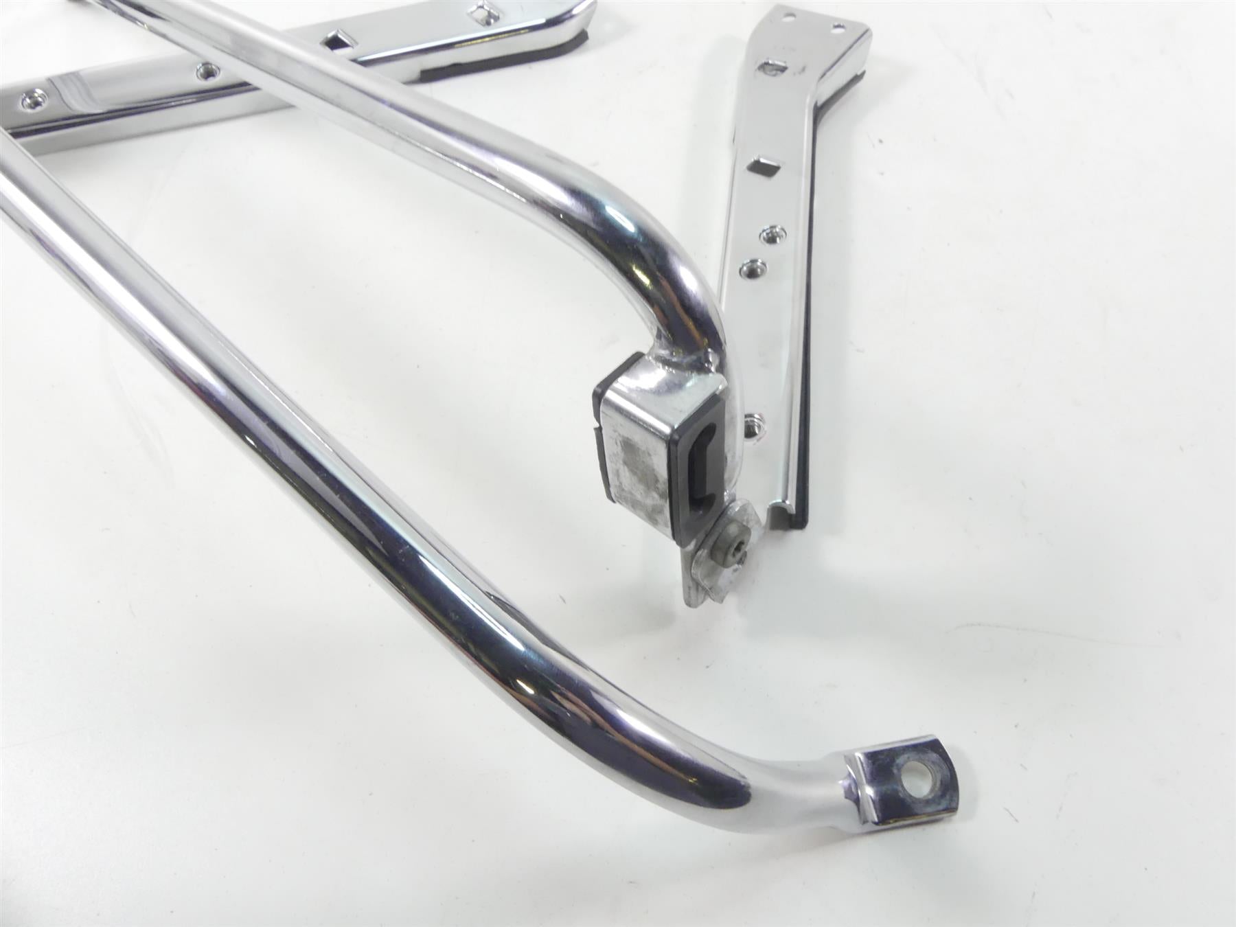2004 Harley FLHTC SE CVO Electra Glide Saddlebag Guard Rack Holder Set 49207-04 {{ shop.shopifyCountryName }} - Mototech271