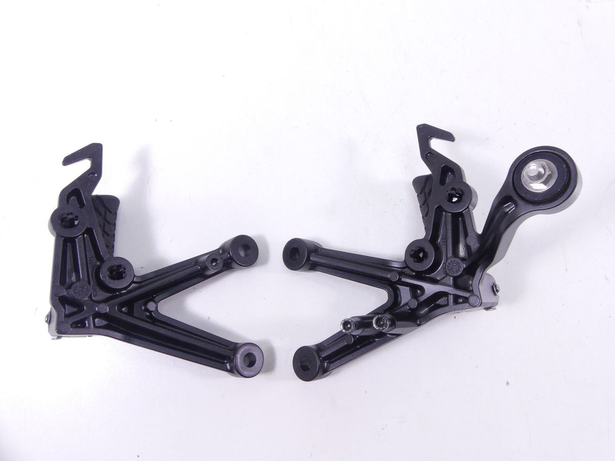 2018 Kawasaki ZX1002 NINJA H2 SX SE Rear Passenger Footpeg Peg Set 35063-1420-46 {{ shop.shopifyCountryName }} - Mototech271