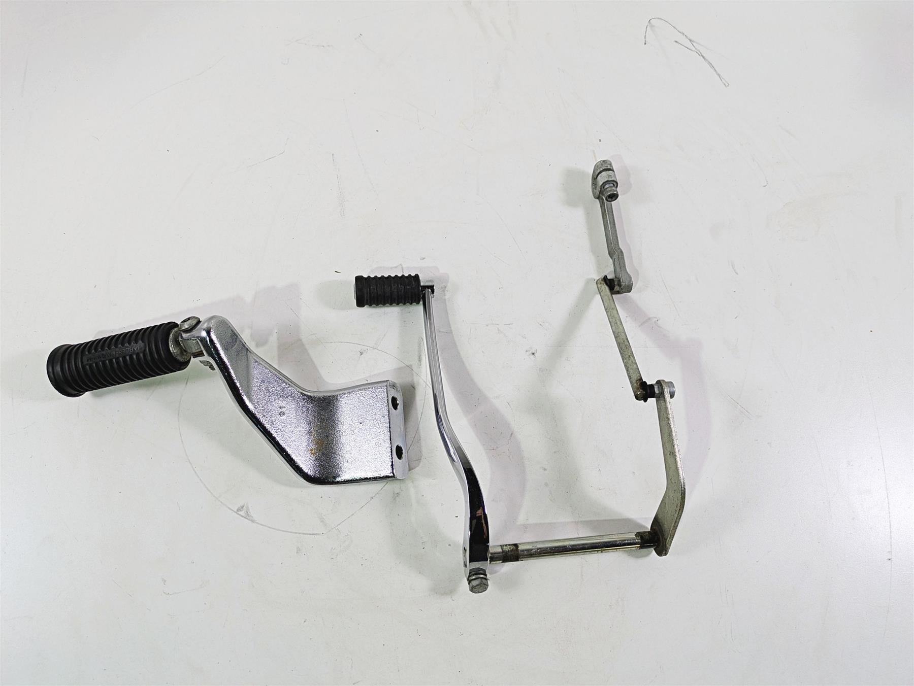 2016 Harley FXDL Dyna Low Rider Left Rider Foot Peg & Shift Lever Set 50500279 {{ shop.shopifyCountryName }} - Mototech271