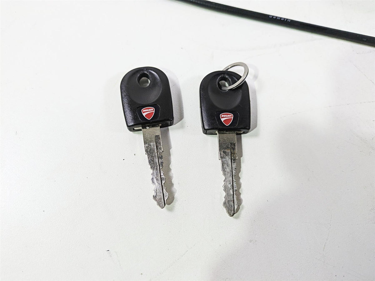 2013 Ducati Hyperstrada 821 Speedometer Ignition Switch Key Lock Set 40610951E {{ shop.shopifyCountryName }} - Mototech271
