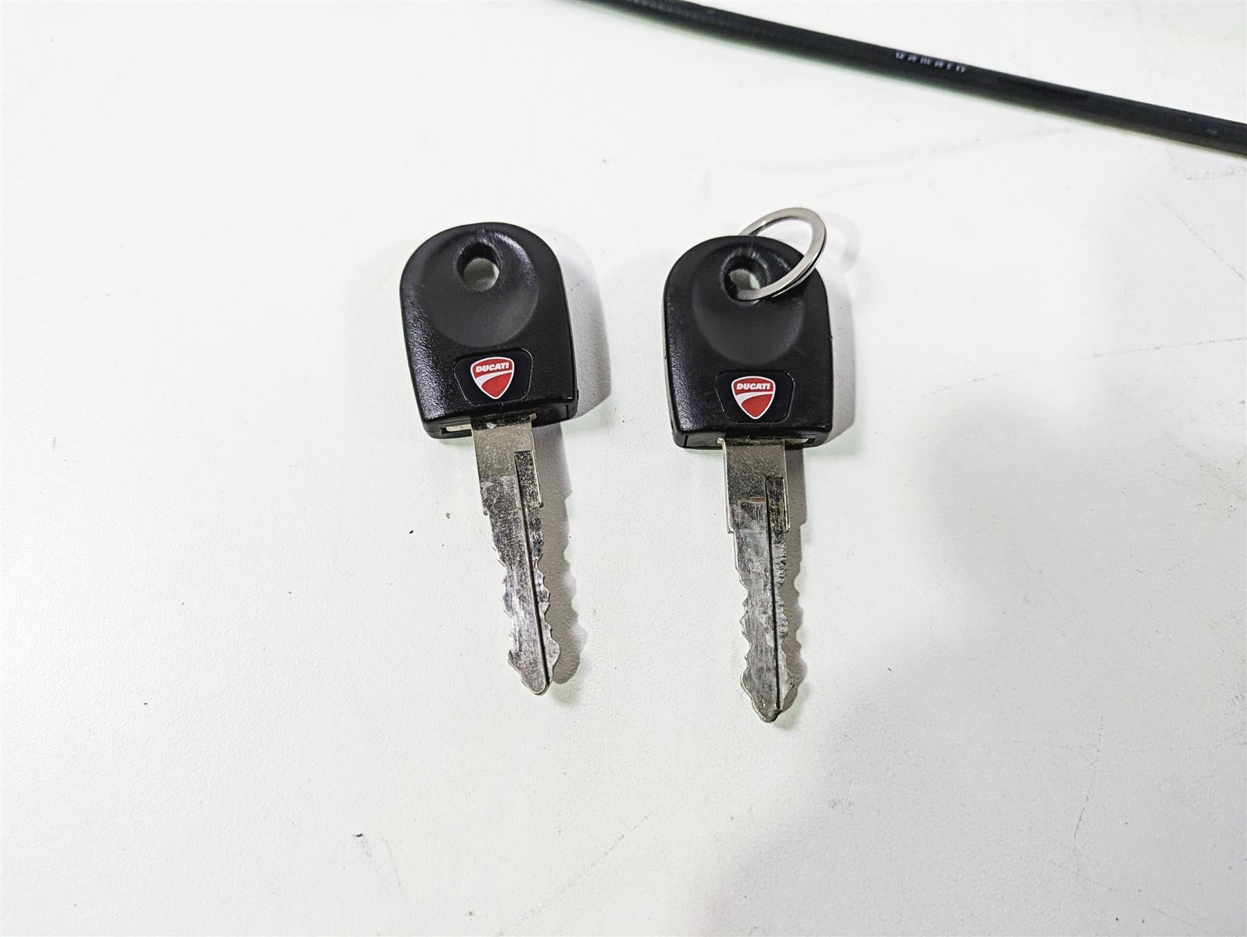 2013 Ducati Hyperstrada 821 Speedometer Ignition Switch Key Lock Set 40610951E {{ shop.shopifyCountryName }} - Mototech271