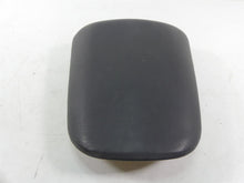 Load image into Gallery viewer, 2001 Kawasaki ZX600J2 ZX6R Ninja Rear Passenger Saddle Seat 53001-1866
