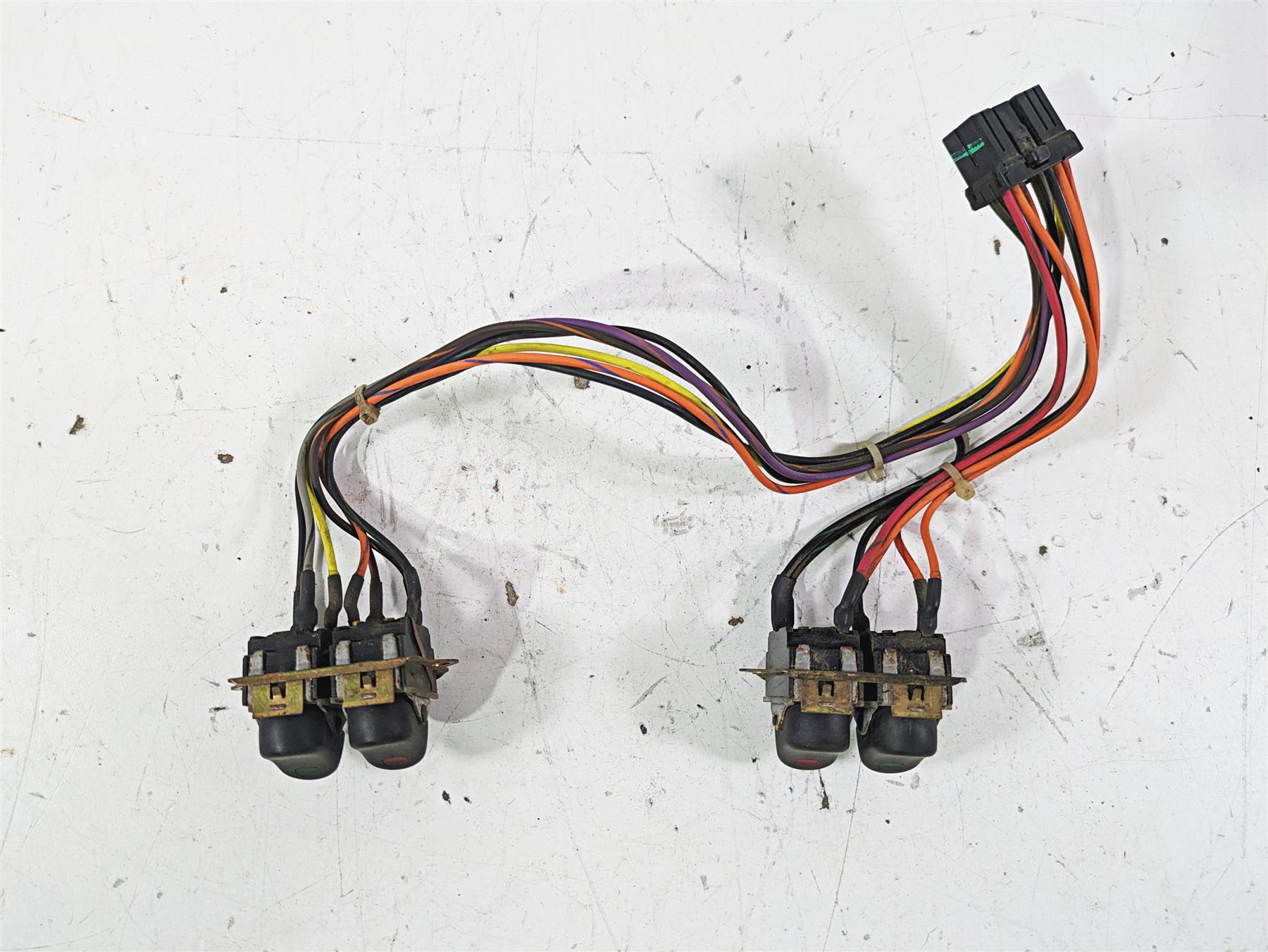 2003 Harley Touring FLHTCUI 100TH E-Glide Auxiliary Switch Set Cruise 70271-98 {{ shop.shopifyCountryName }} - Mototech271
