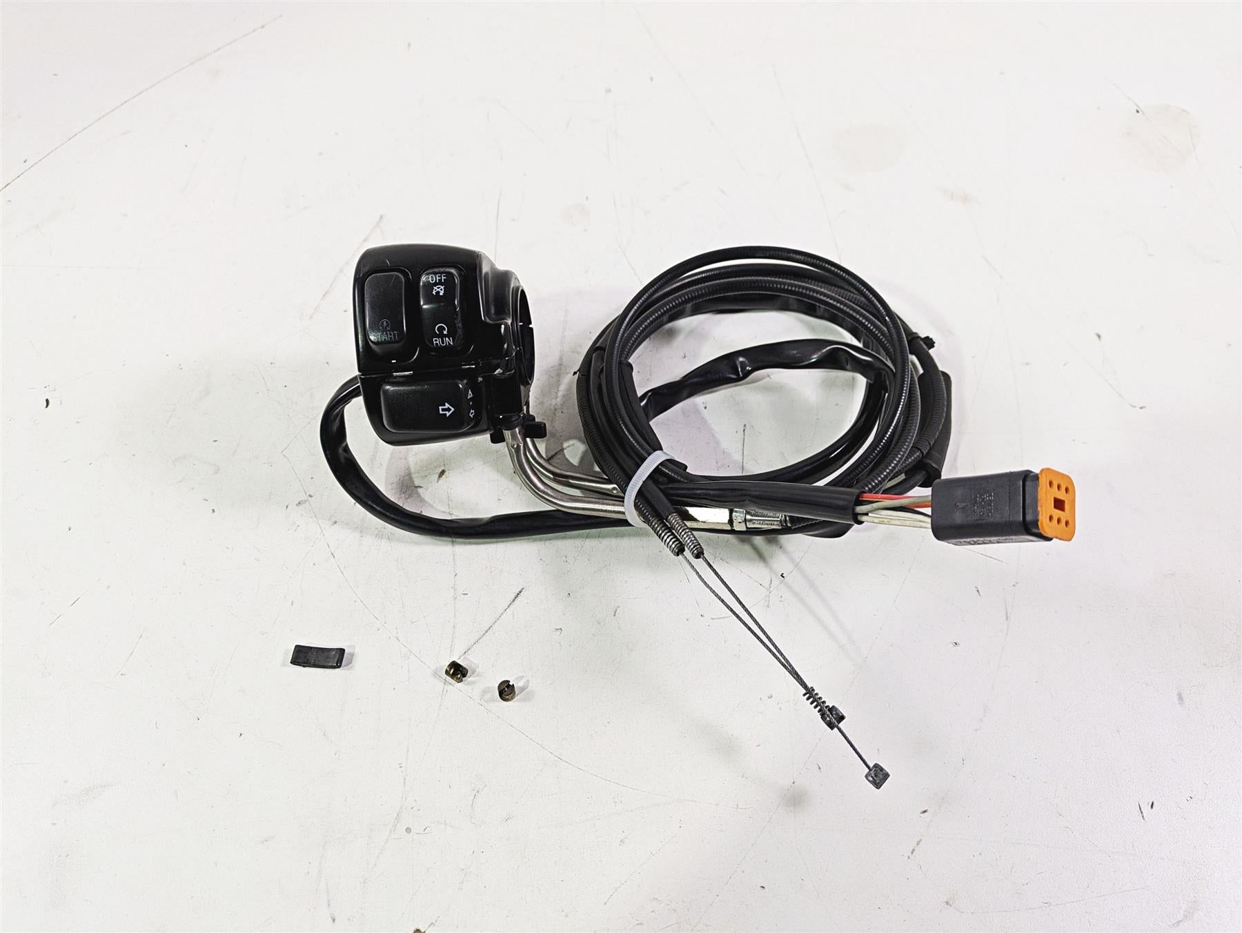 2002 Harley Dyna FXDL Low Rider Right Hand Throttle Control Switch 71684-06A {{ shop.shopifyCountryName }} - Mototech271