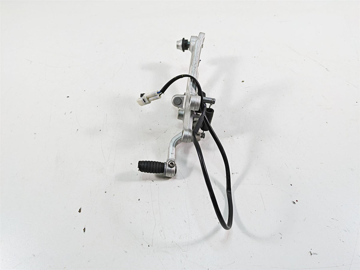 2020 Aprilia Tuono V4 Factory Right Front Footpeg Mount & Brake Ped 2B003415 {{ shop.shopifyCountryName }} - Mototech271