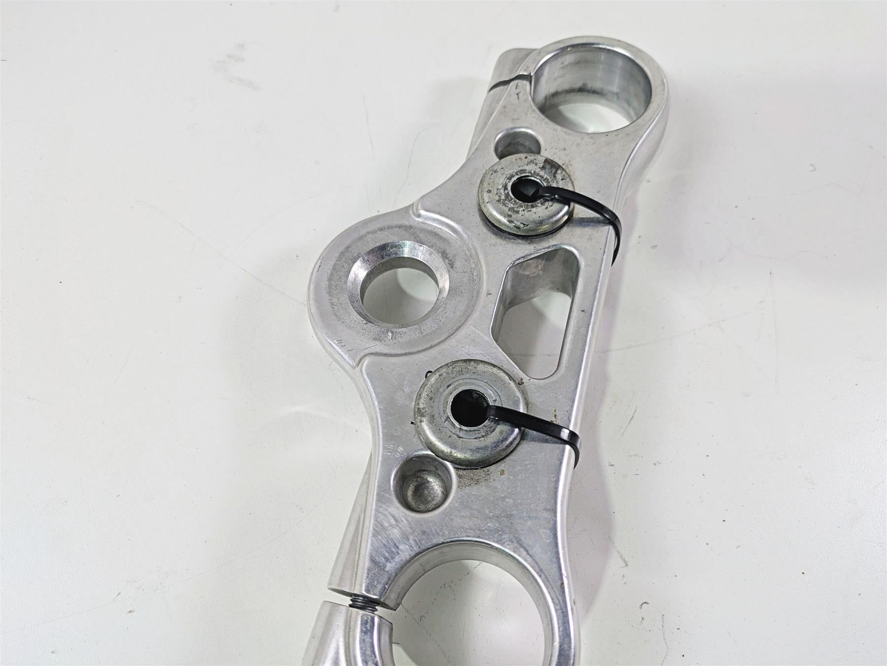 2009 Harley FXDC Dyna Super Glide Upper Triple Tree Steering Clamp 45538-08 {{ shop.shopifyCountryName }} - Mototech271