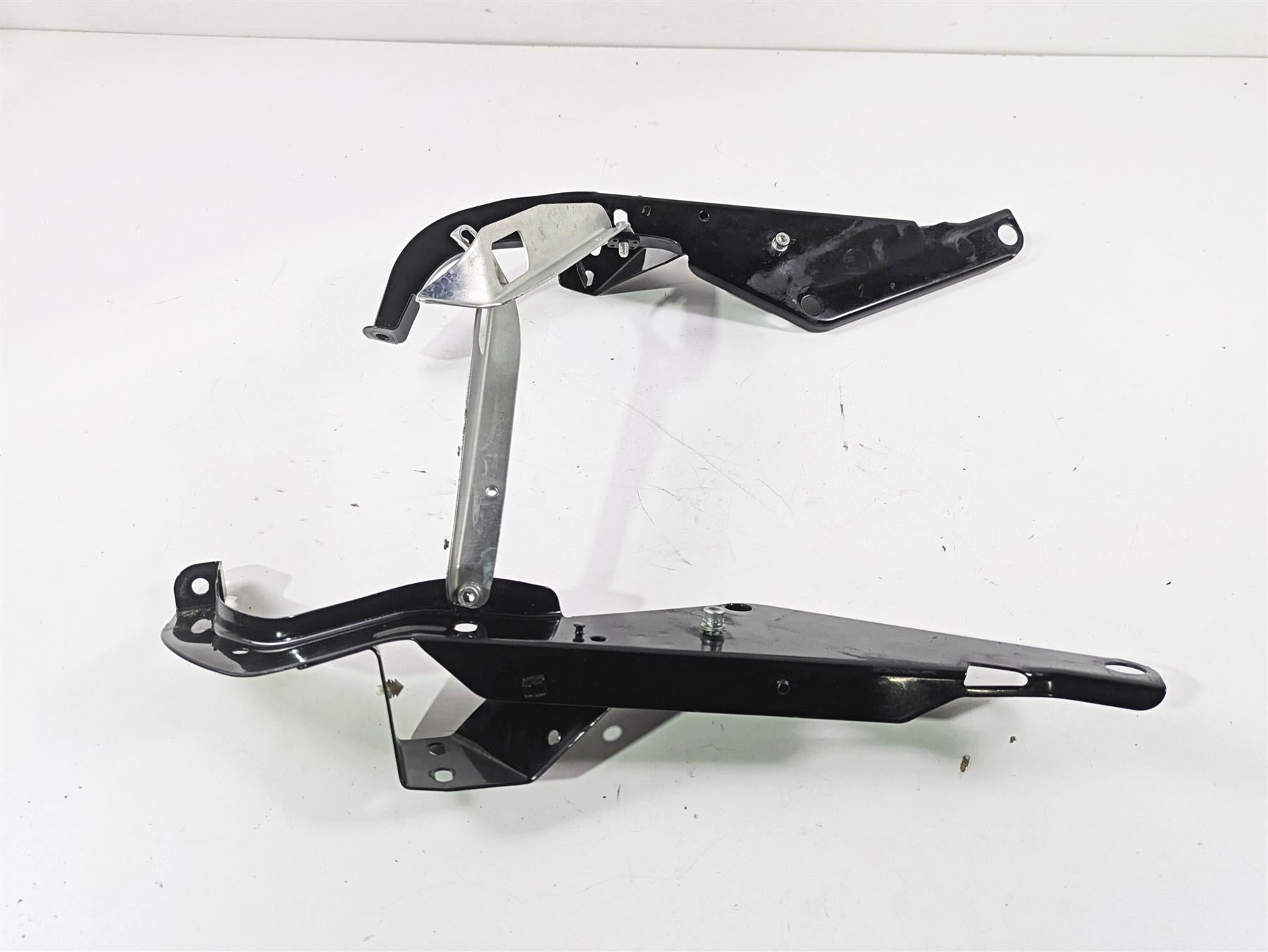 2010 Harley Touring FLHXSE CVO Street Glide Front Fairing Mounts Set 58478-96B {{ shop.shopifyCountryName }} - Mototech271
