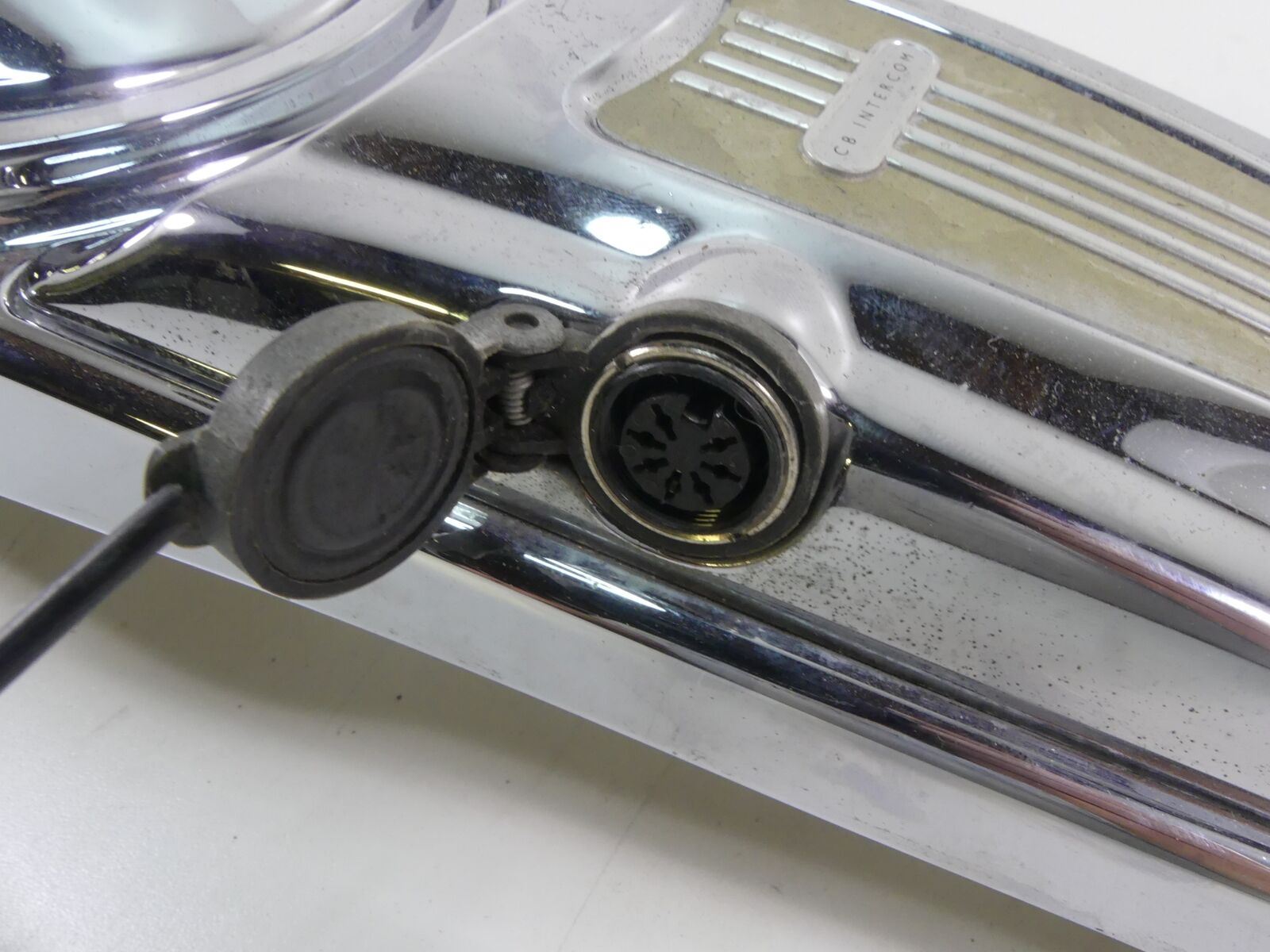 2006 Harley Touring FLHCU SE CVO Fuel Tank Dash Cover Fairing - Dented 61270-98A {{ shop.shopifyCountryName }} - Mototech271