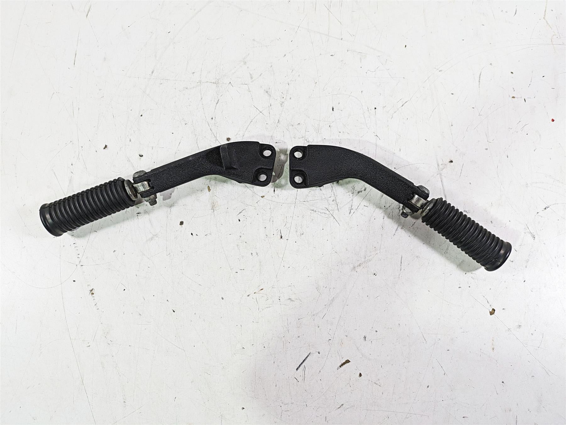 2013 Harley FXDWG Dyna Wide Glide Rear Passenger Footpeg Set 49230-06 49224-06A {{ shop.shopifyCountryName }} - Mototech271