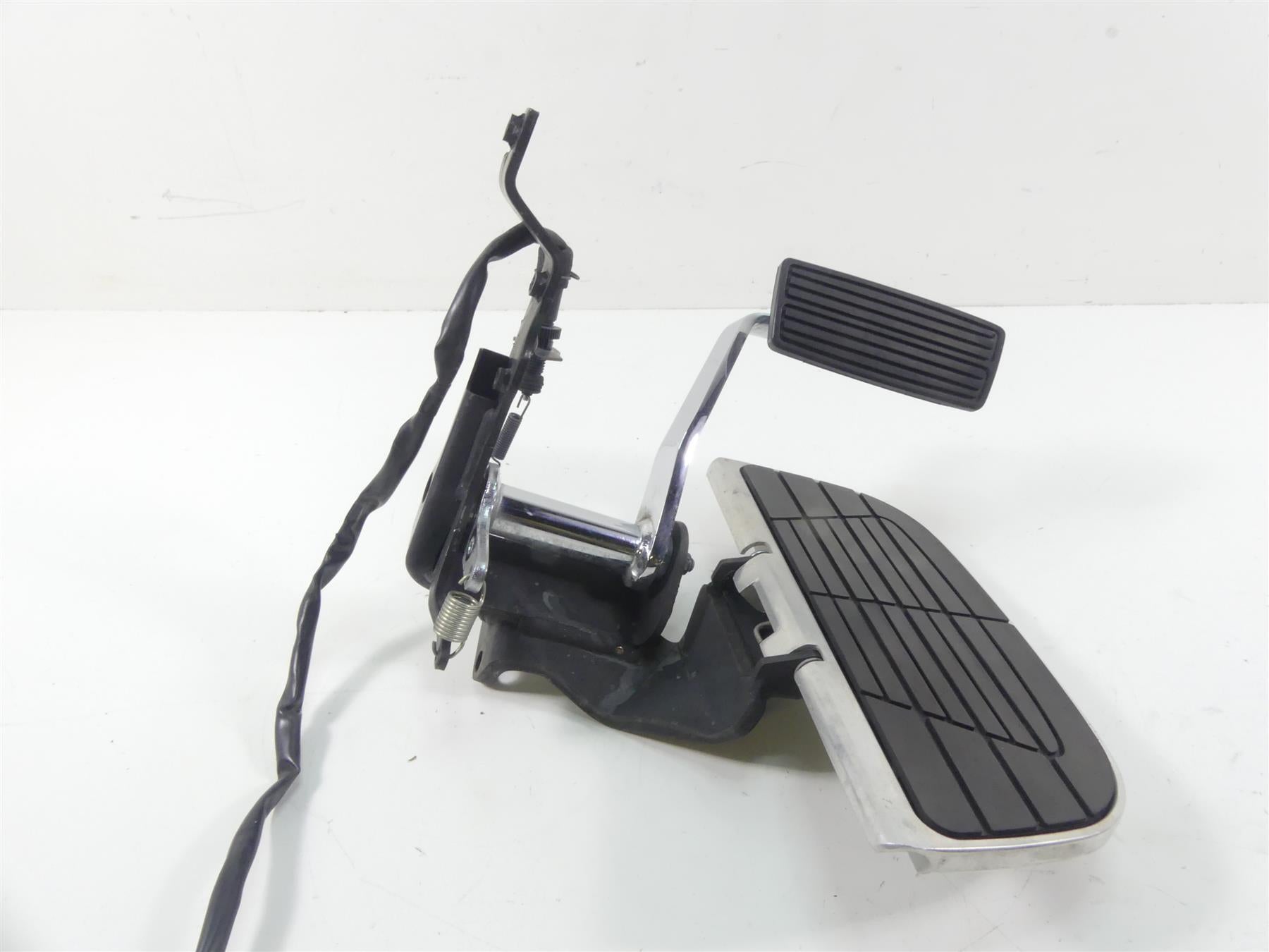 2009 Honda VTX1300 Touring Front Right Floor Board & Brake Pedal 50615-MEA-670 {{ shop.shopifyCountryName }} - Mototech271