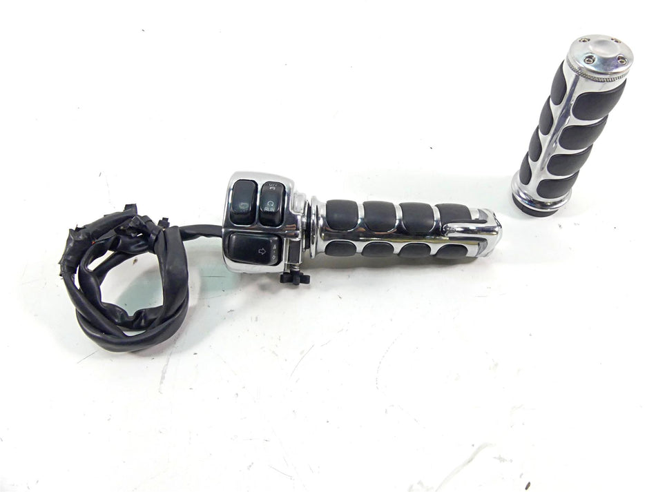 2002 Harley FLSTCI Softail Heritage Chrome Right Hand Control Switch 71684-06A {{ shop.shopifyCountryName }} - Mototech271