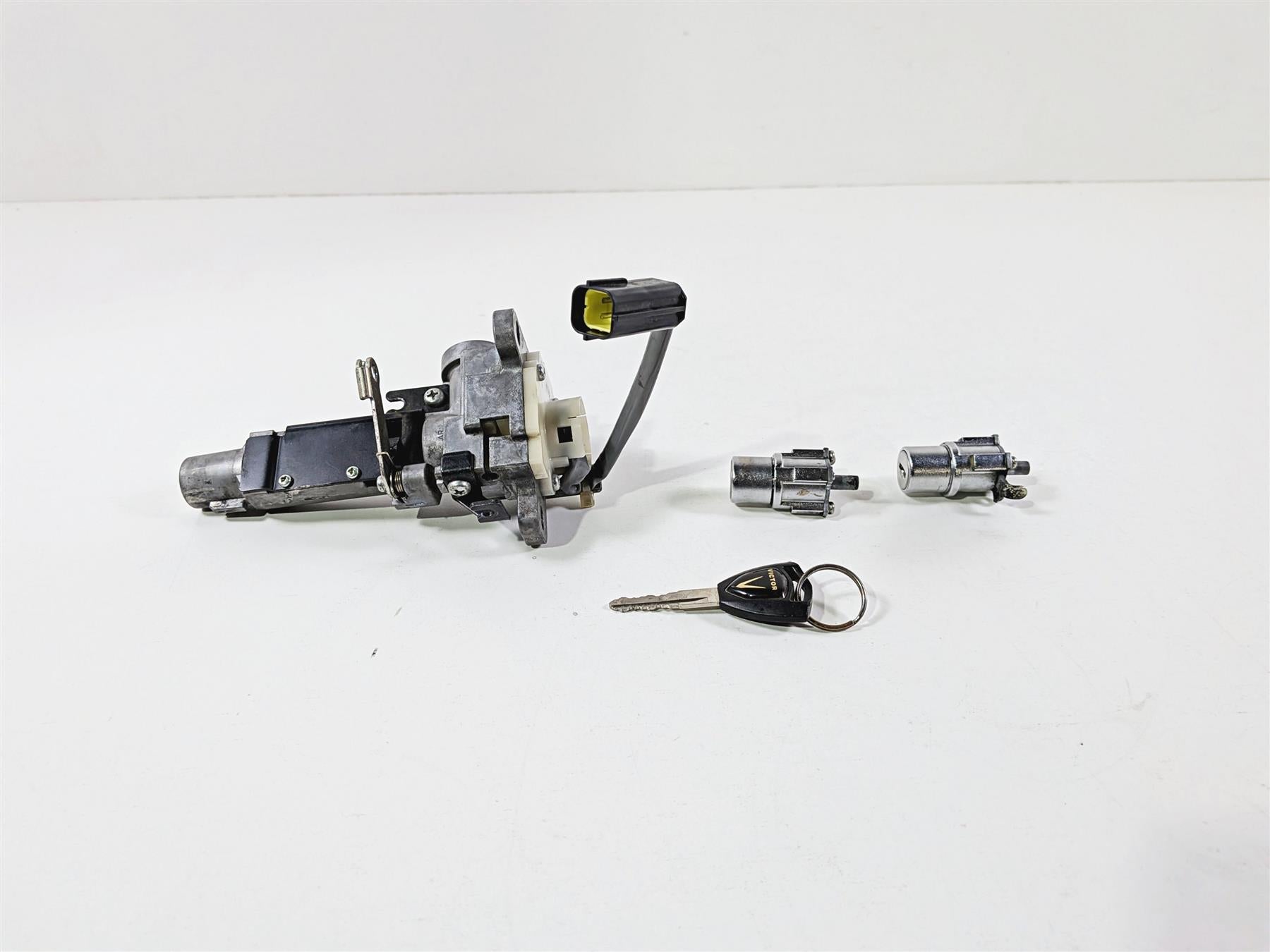 2013 Victory Vision Tour Ignition Switch Key Lock Set 1015982 {{ shop.shopifyCountryName }} - Mototech271