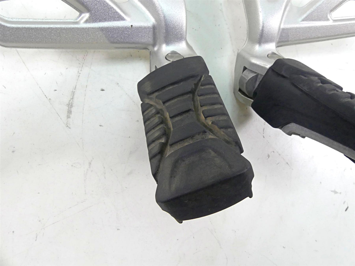 2016 BMW R1200GS Adv K51 Rear Passenger Footpeg Set 46718526741 46718526742 {{ shop.shopifyCountryName }} - Mototech271