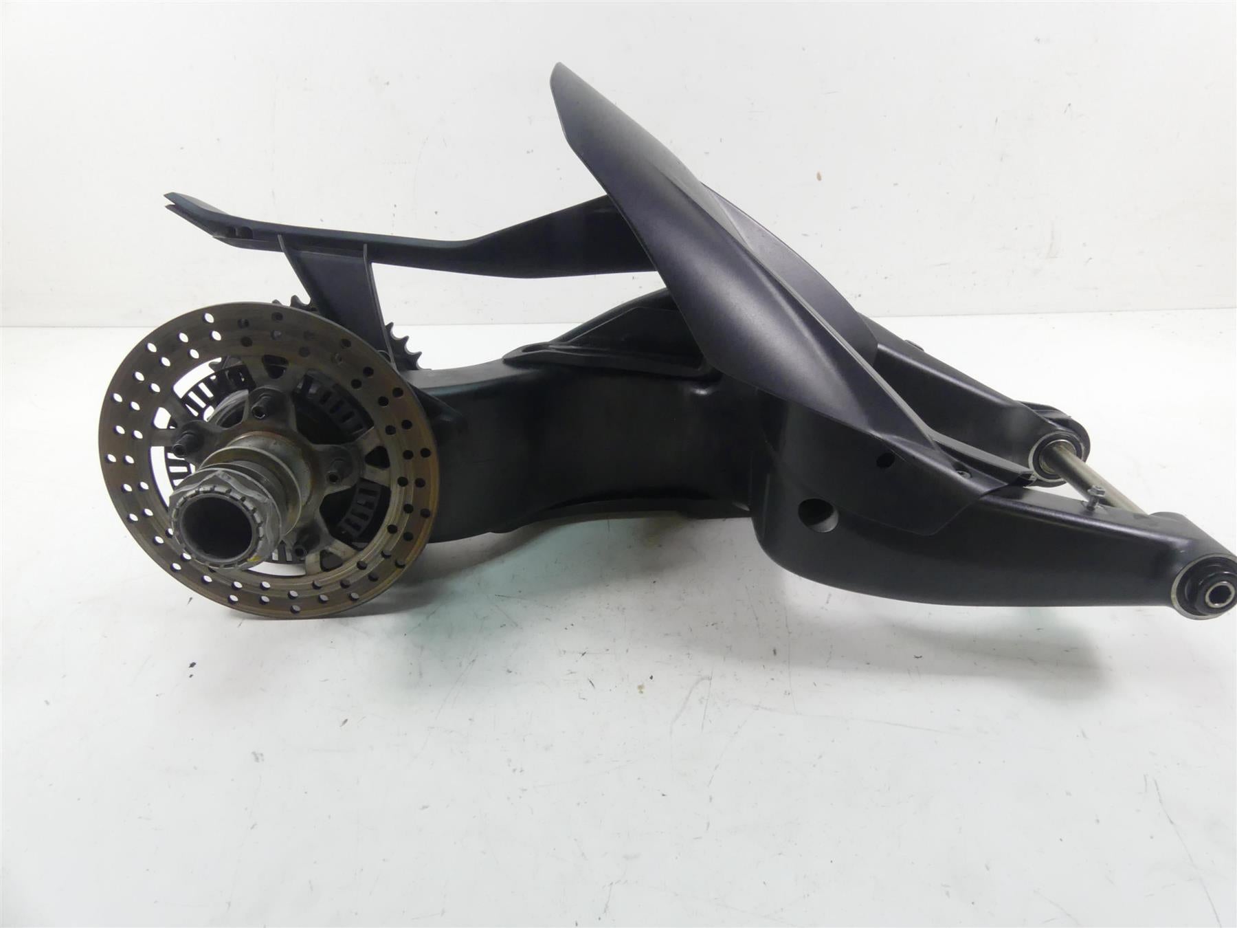 2015 KTM 1290R Super Duke Swingarm Swing Arm Suspension & Axle 6130403004433 {{ shop.shopifyCountryName }} - Mototech271