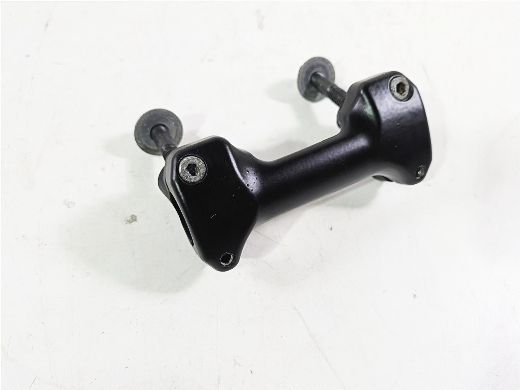 2018 Indian Chieftain Limited Handlebar Riser Holder Set 5139656 {{ shop.shopifyCountryName }} - Mototech271