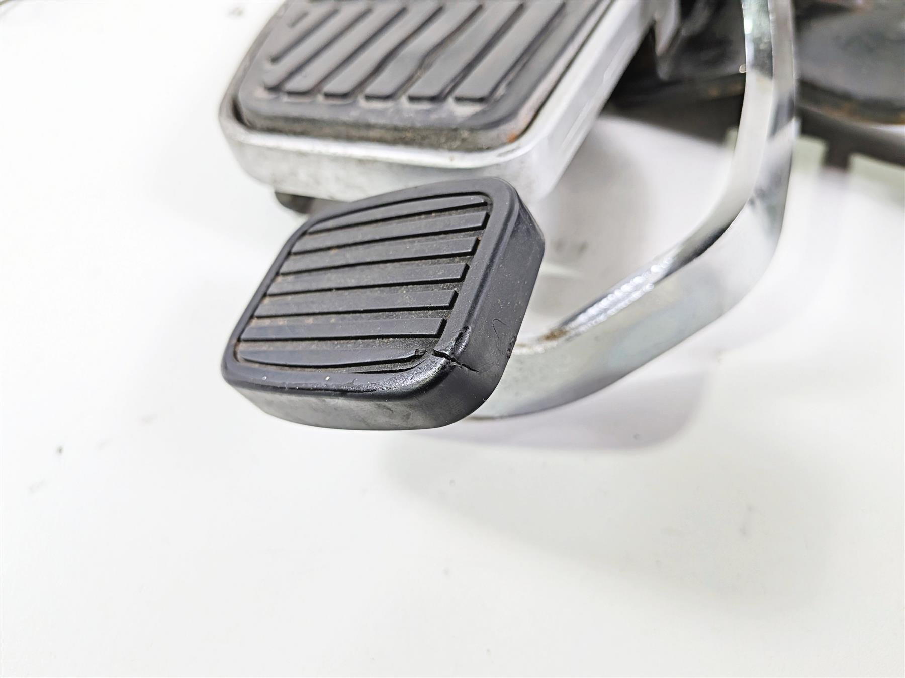 2006 Suzuki VL800 C50 Boulevard Front Left Right Floorboard Set 43510-41F10 {{ shop.shopifyCountryName }} - Mototech271