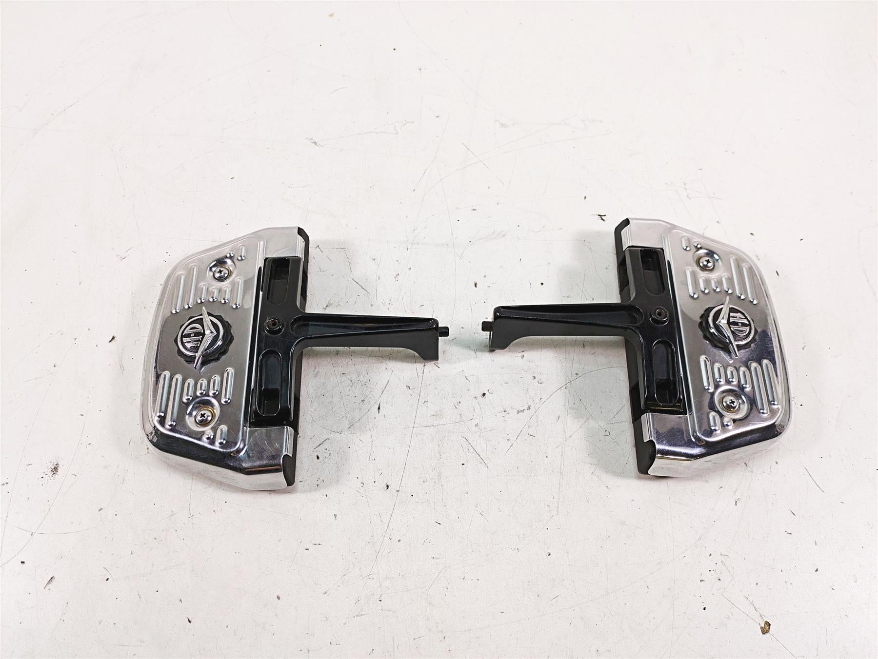 2008 Harley FLHTCU Electra Glide Left Right Passenger Floor Board Set 52719-93B {{ shop.shopifyCountryName }} - Mototech271